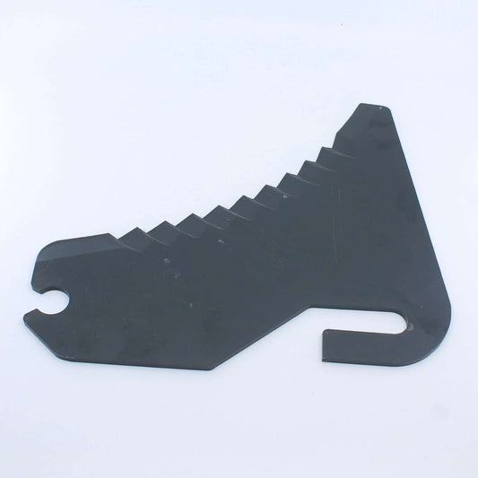 Cuchilla de corte dentada para rotoempacadora McHale. Recambio compatible con referencia CKN00014 para modelos Fusion y serie F5000.

