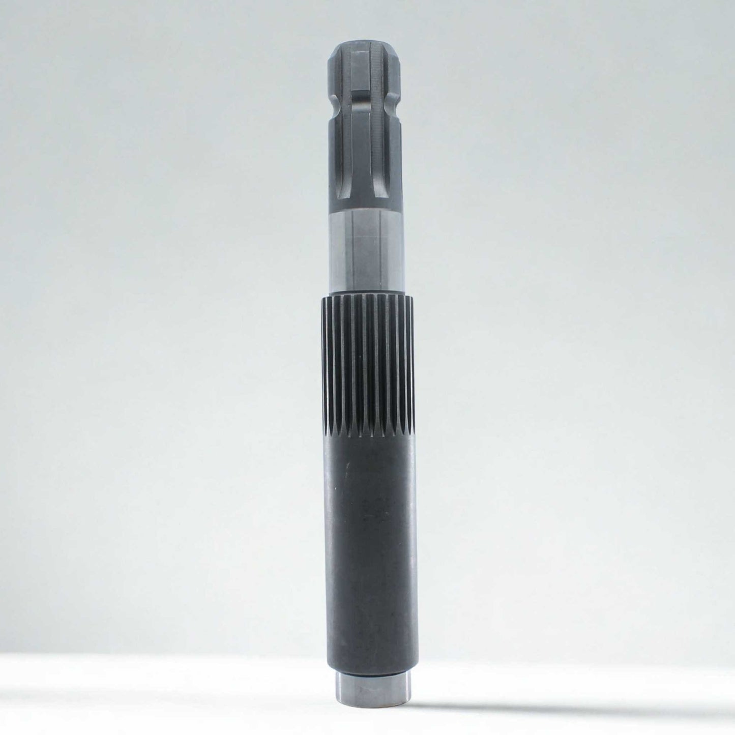 Eje principal original Bondioli & Pavesi para grupo 3150 de desbrozadora. Relación de transmisión 1:1. Repuesto reforzado para transmisiones de gran potencia.