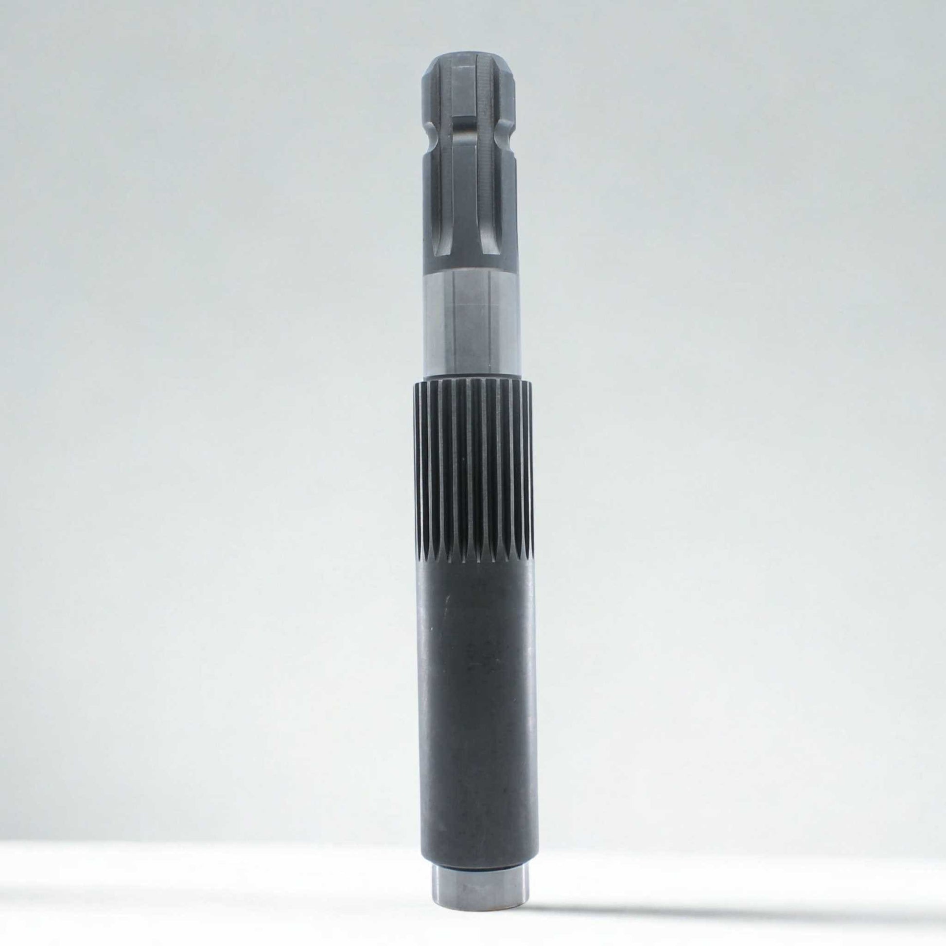 Eje principal original Bondioli & Pavesi para grupo 3150 de desbrozadora. Relación de transmisión 1:1. Repuesto reforzado para transmisiones de gran potencia.