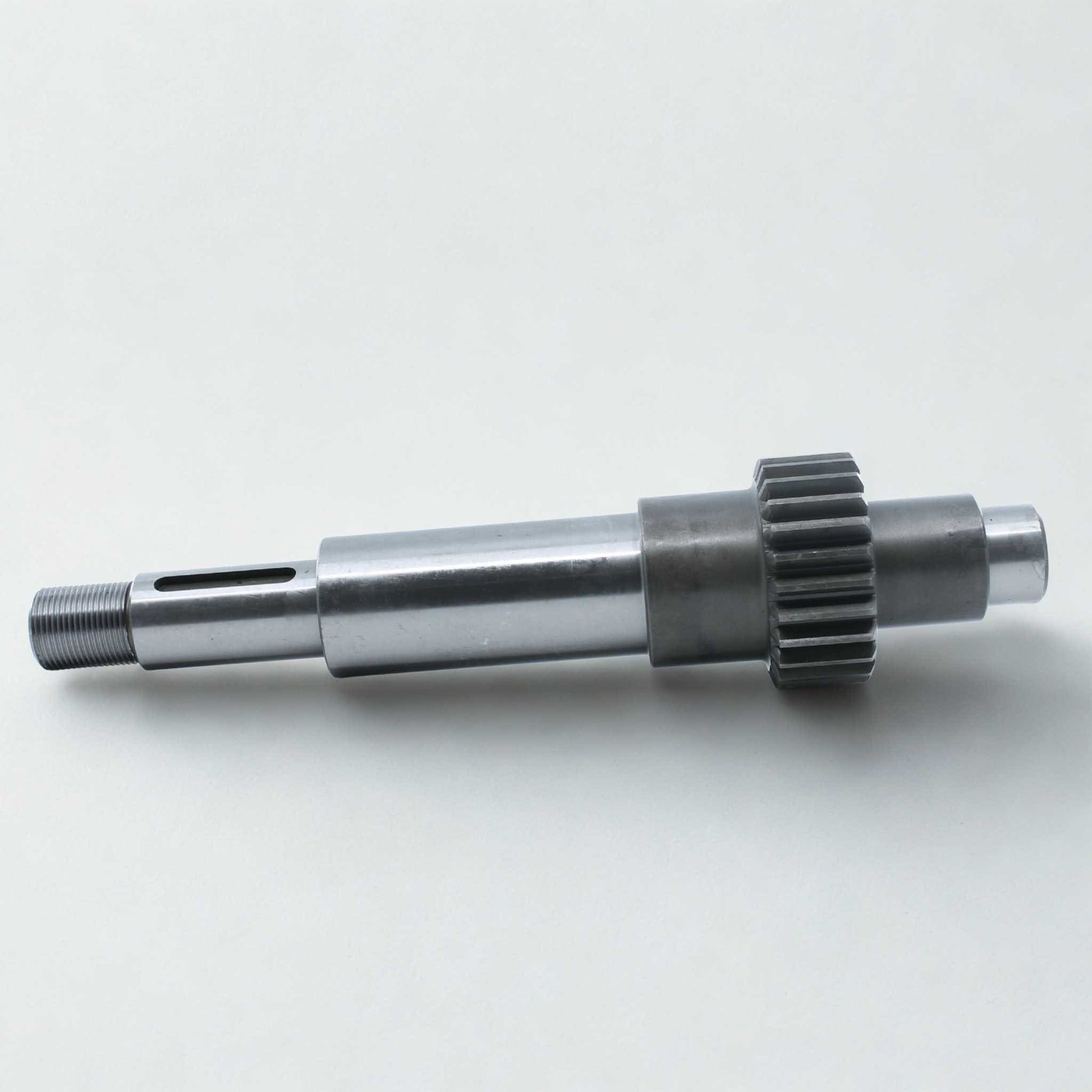 Eje principal de repuesto original de Battioni Pagani. Compatible con bombas de las series Garda y Elba. Fabricado en acero de alta resistencia para el sistema de transmisión y soporte de turbina.