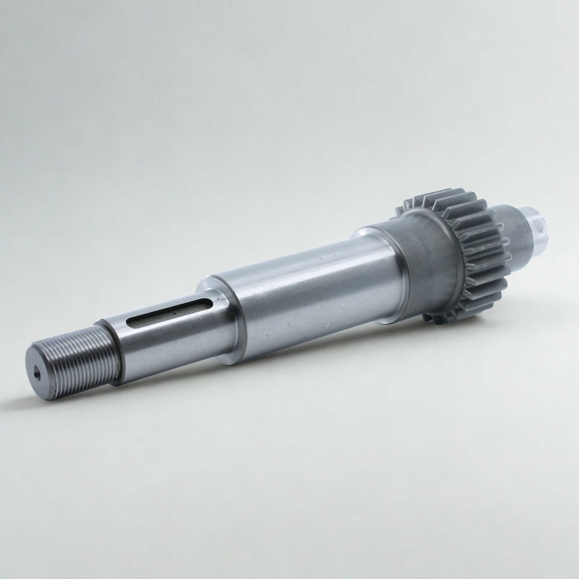 Eje principal de repuesto original de Battioni Pagani. Compatible con bombas de las series Garda y Elba. Fabricado en acero de alta resistencia para el sistema de transmisión y soporte de turbina.