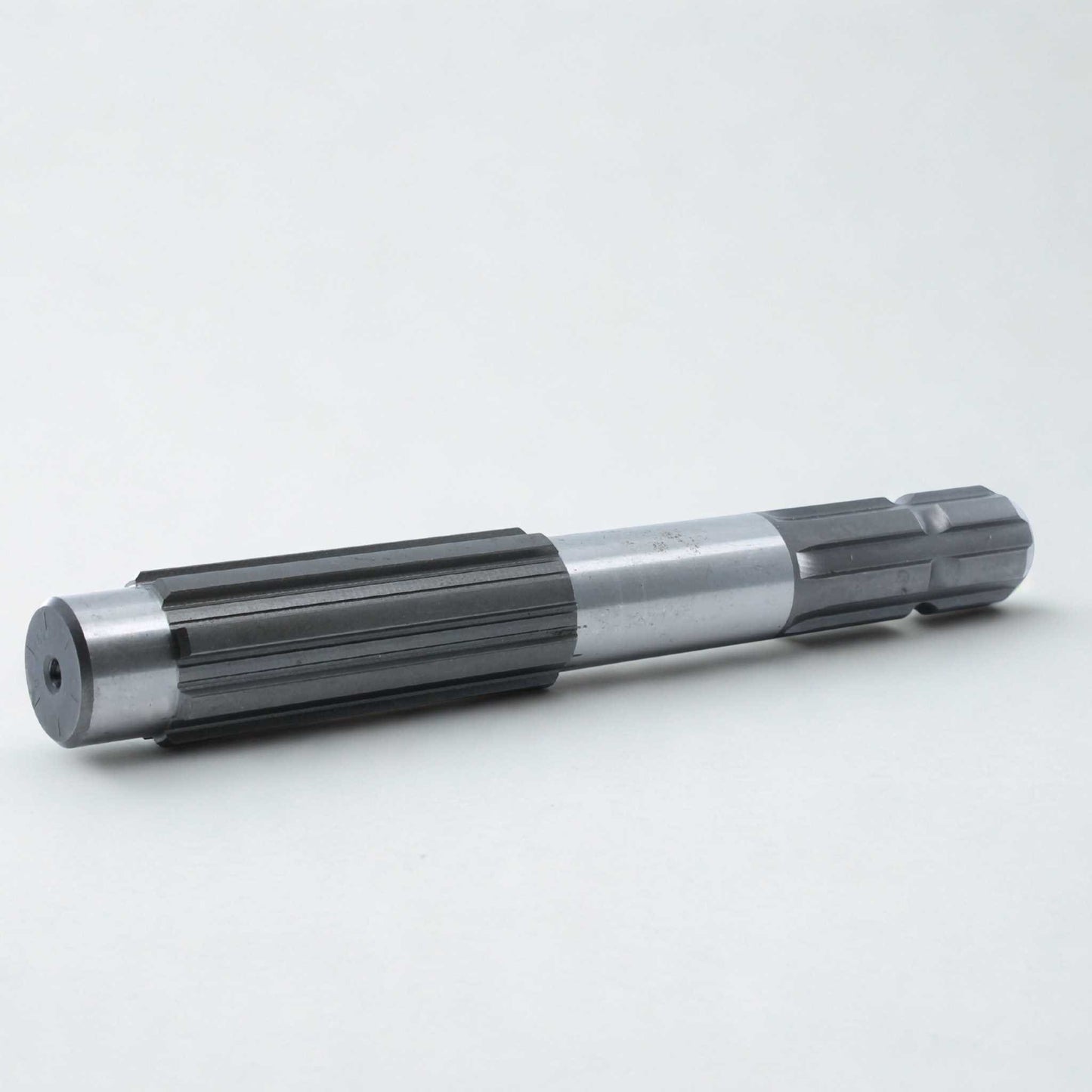 Eje principal de toma de fuerza (TDF) original de Battioni Pagani para bombas serie Garda. Repuesto oficial de alta resistencia para el sistema de transmisión. Estriado y dimensiones de fábrica.