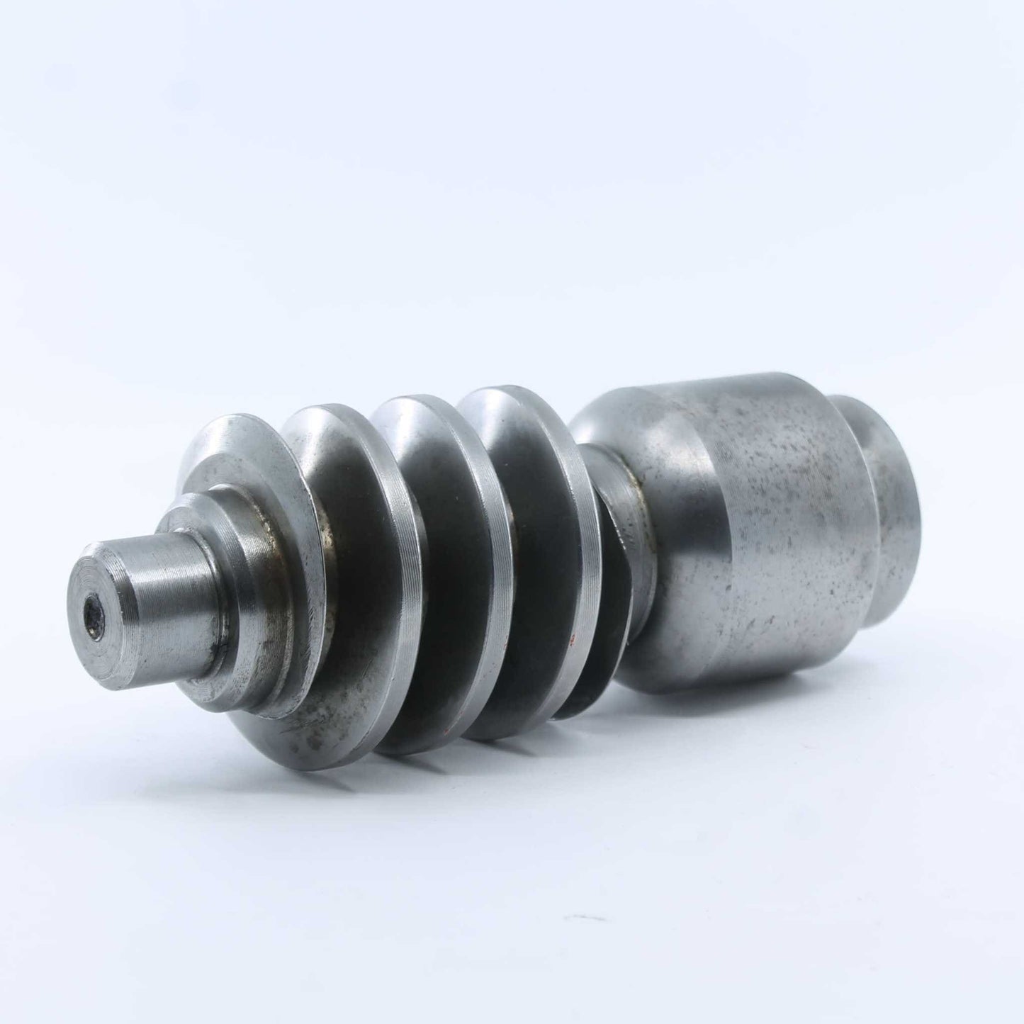 Eje o tornillo sin fin original de Battioni Pagani para el sistema de rotación del cañón de descarga. Repuesto oficial que garantiza un giro preciso y durabilidad ante vibraciones en cisternas.