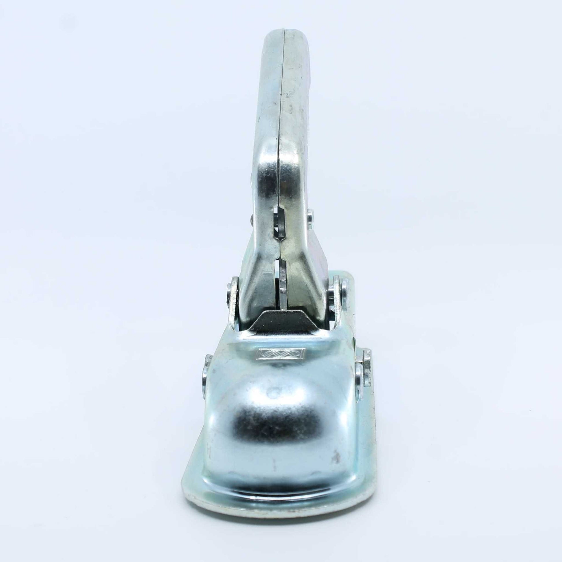 Enganche cuadrado para remolque, con un diámetro de 50 mm y una capacidad de carga de 800 kg.