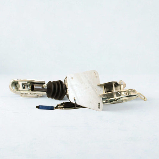 Enganche de inercia (gancho de remolque) en V para automóvil. Capacidad 1.800 kg. Homologado para remolque ligero.