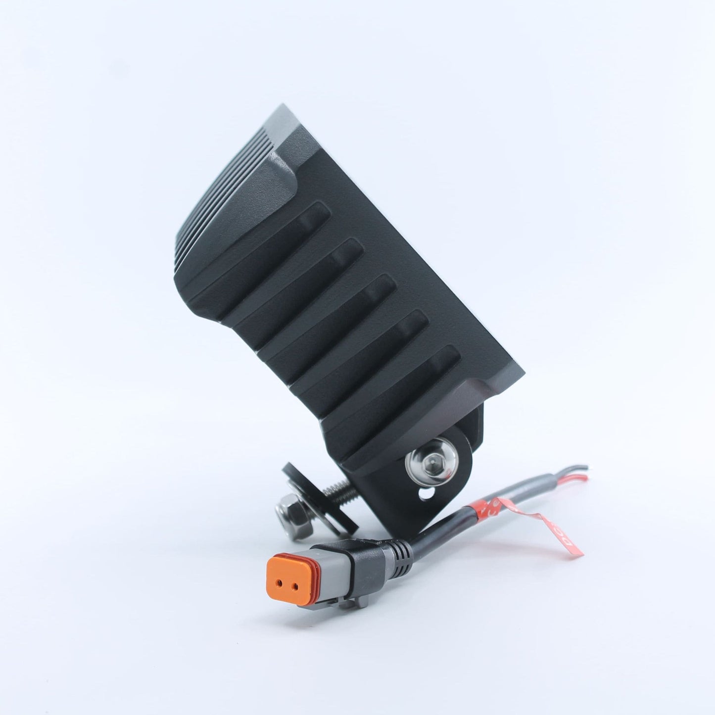 Faro de trabajo LED cuadrado (4.400 lúmenes, 40 W) para 12-24 V, con 8 LEDs, que funciona a 10-30 VDC, con homologación E9, ideal para tractores y maquinaria agrícola.