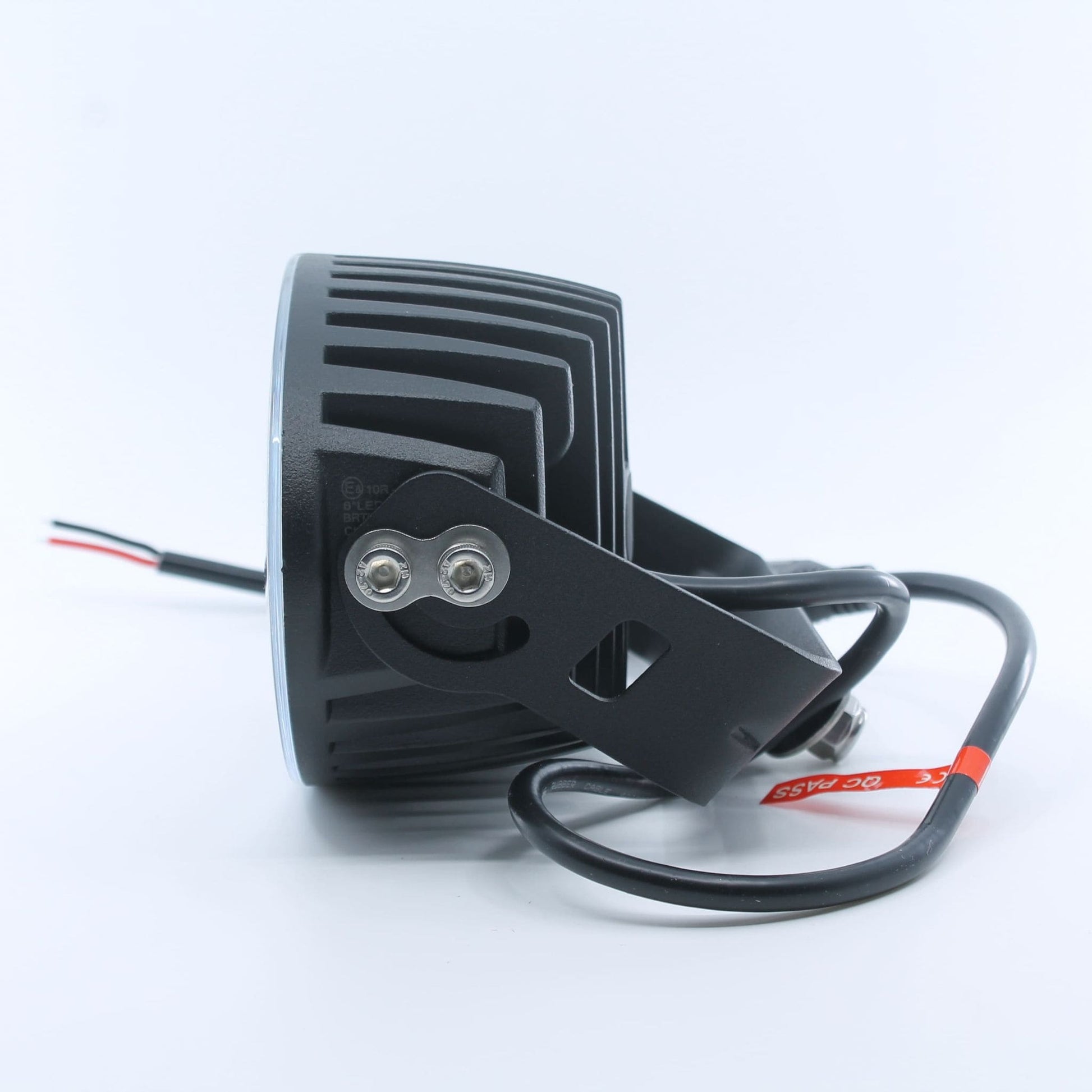 Faro de trabajo LED ovalado (6.600 lúmenes, 60 W) para 12-24 V, con 6 LEDs, que funciona a 12-60 VDC, con homologación IP68, ideal para tractores y maquinaria agrícola.