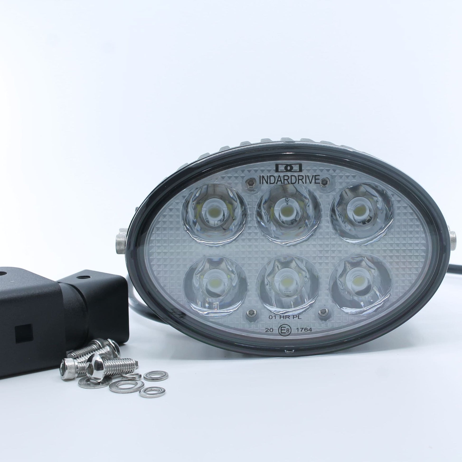 Faro de trabajo LED ovalado de largo alcance (6.600 lúmenes, 60 W) para 12-24 V, con 6 LEDs, que funciona a 12-60 VDC, con homologación IP68, ideal para tractores y maquinaria agrícola.