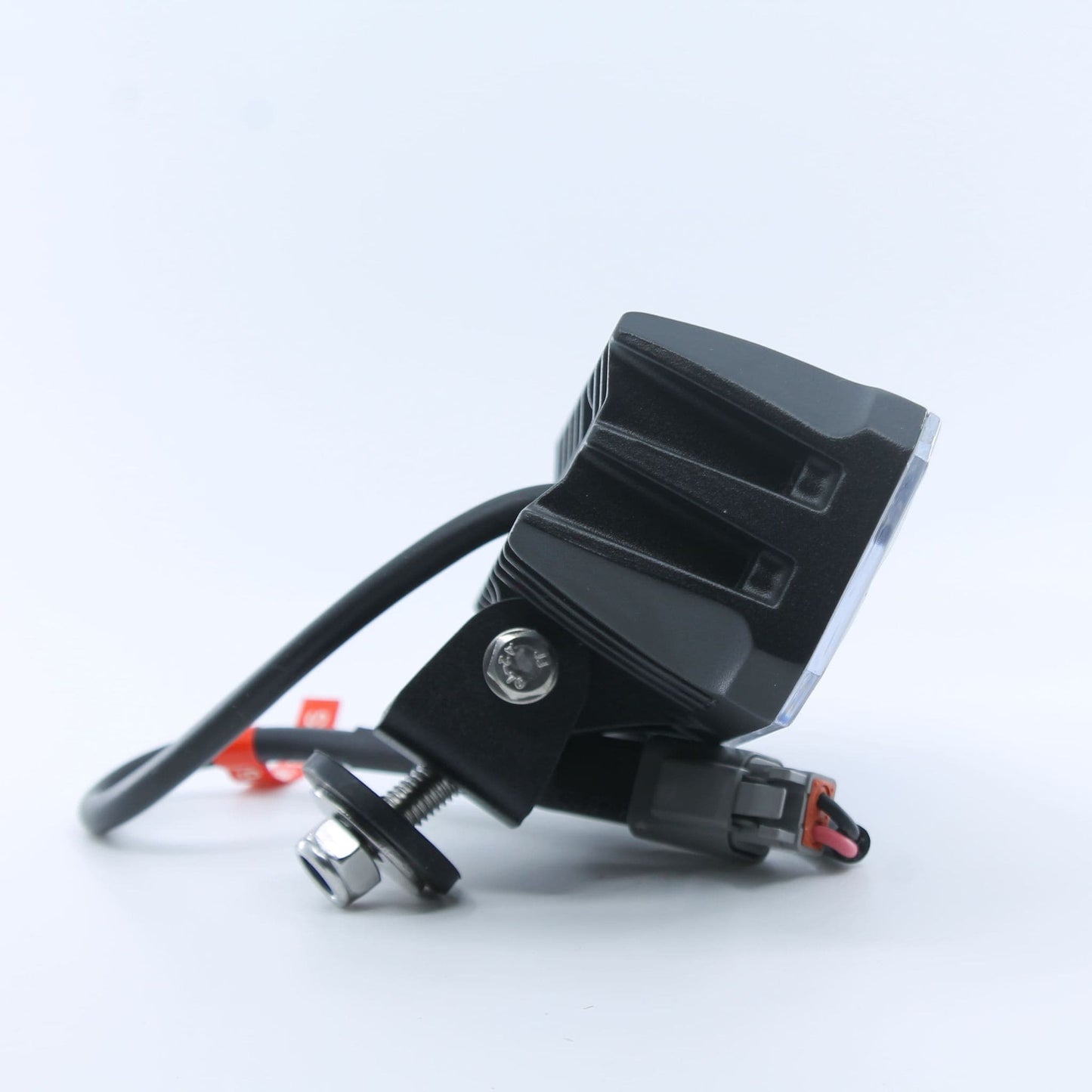 Faro de trabajo LED rectangular (2.600 lúmenes, 24 W) para 12-24 V, con 8 LEDs, que funciona a 10-30 VDC, con homologación E9, ideal para tractores y maquinaria agrícola.