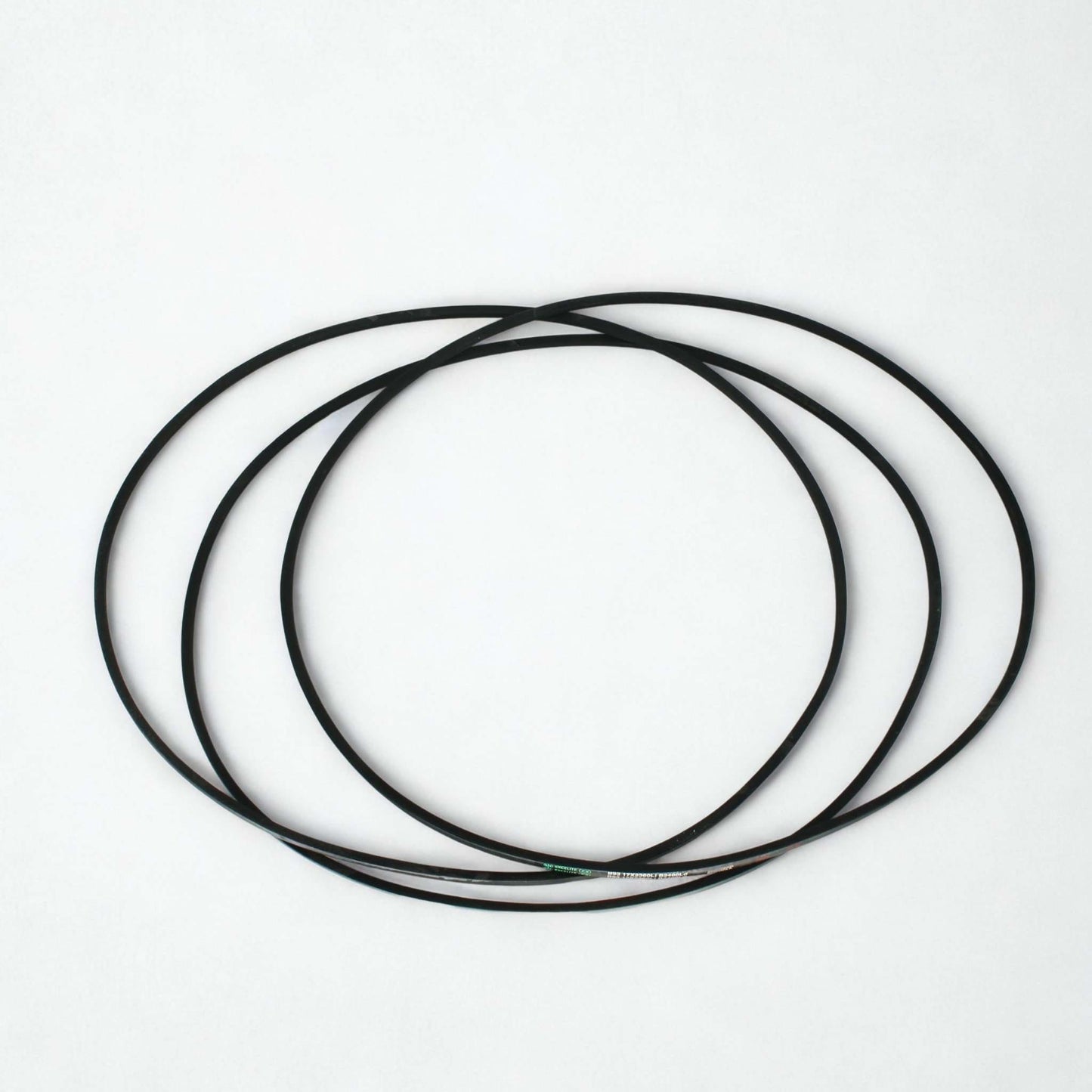 Conjunto de 3 correas trapezoidales adaptables para desbrozadora Gaspardo modelo B93 en posición 26 del despiece técnico.