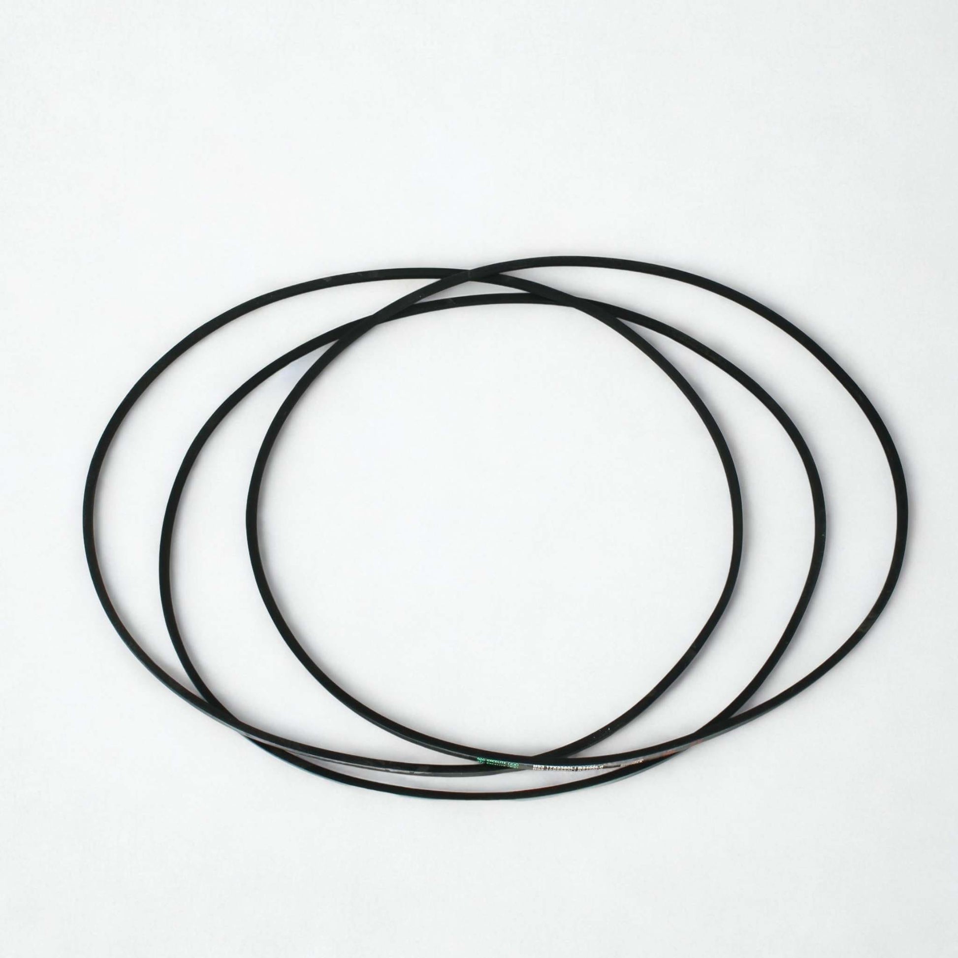 Conjunto de 3 correas trapezoidales adaptables para desbrozadora Gaspardo modelo B93 en posición 26 del despiece técnico.