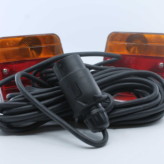 Kit de luces de señalización traseras universal de lámpara (bombilla) de 4 funciones, con fijación magnética, cable extensible de 2,5 a 9 metros, conector de 7 pines, 12 V y homologación E4, para remolque agrícola.
