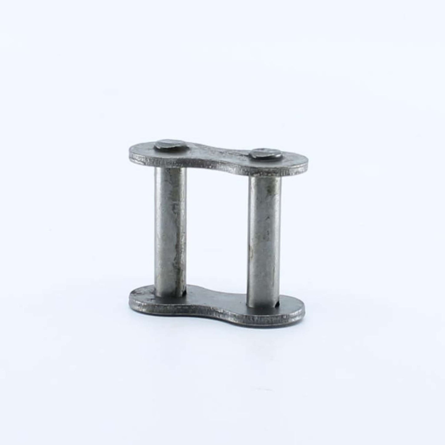 Kit de reparación para rotoempacadora Krone Fortima que incluye tramo de cadena de 3 mallas y eslabón de unión con clip. Referencias originales 9206070 y 9222960.