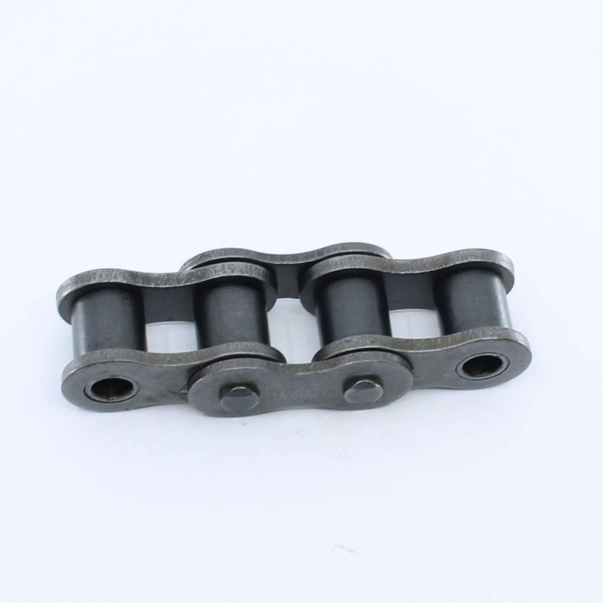 Kit de reparación para rotoempacadora Krone Fortima que incluye tramo de cadena de 3 mallas y eslabón de unión con clip. Referencias originales 9206070 y 9222960.