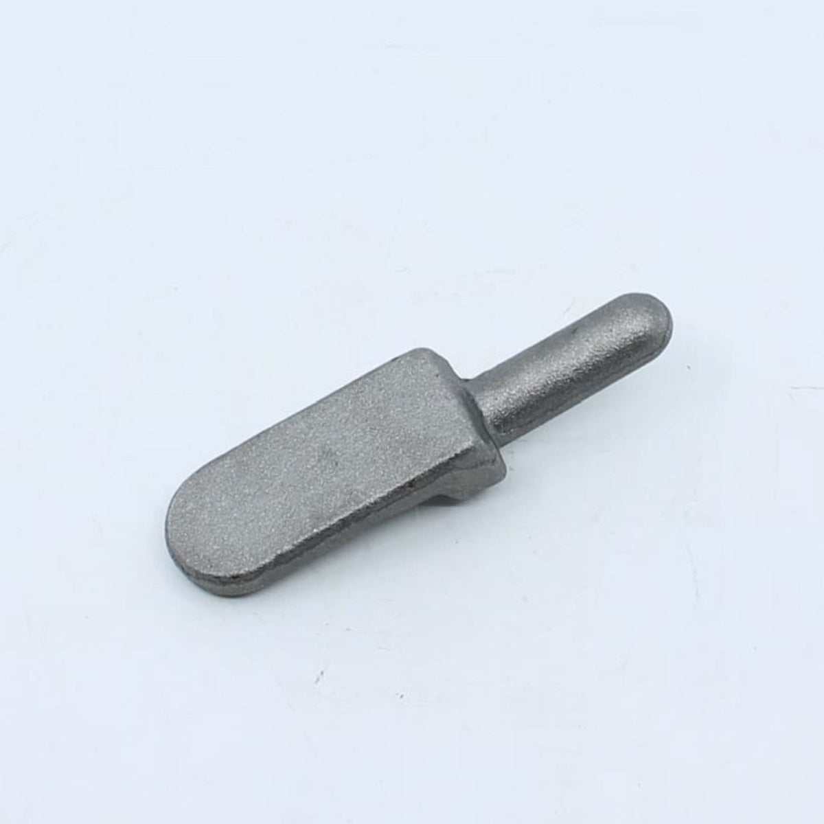 Macho de bisagra forjado con pasador de 15 mm y pala de 70 x 30 mm para soldar en remolque.
