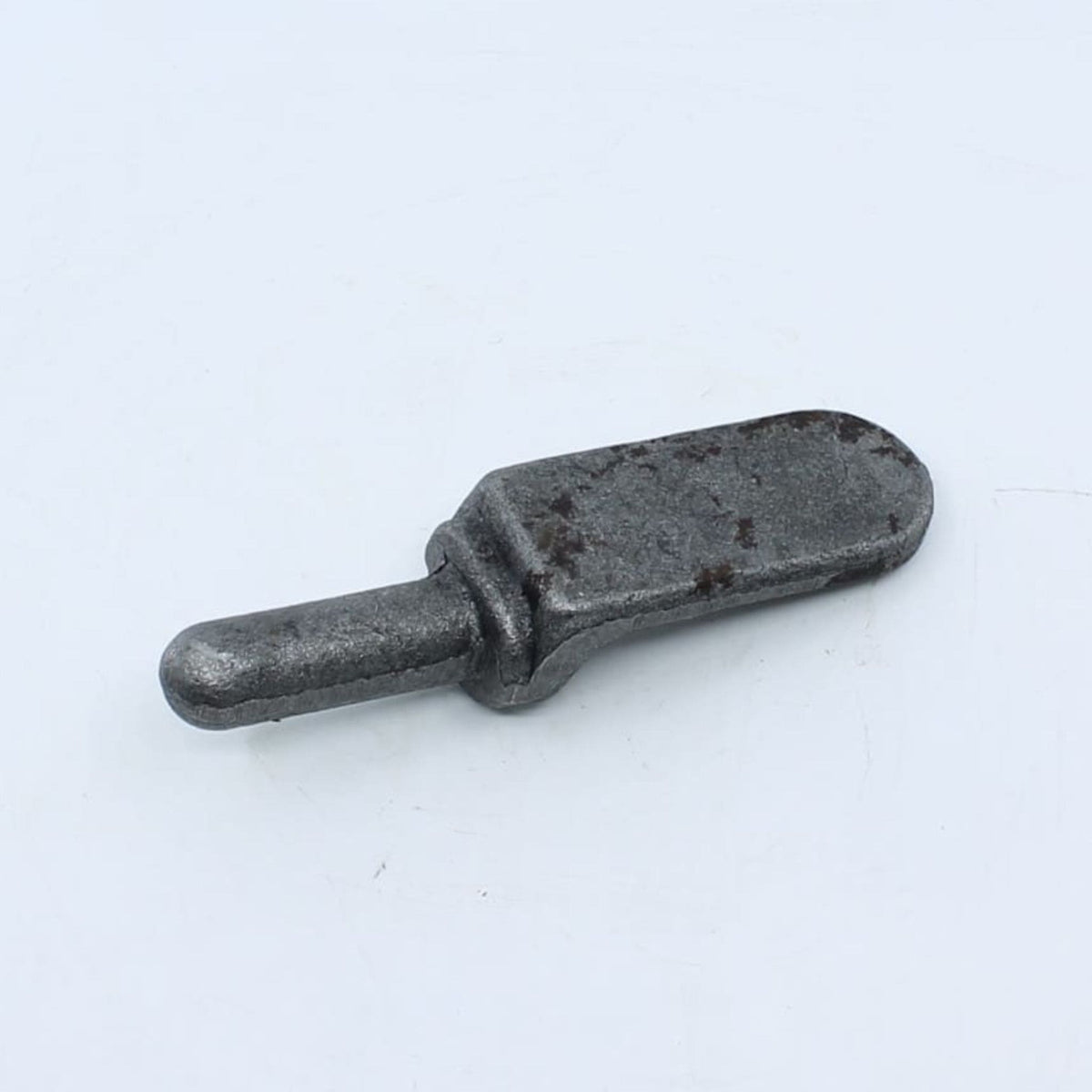 Macho de bisagra forjado con pasador de 17 mm y pala de 75 x 34 mm para soldar en remolque.
