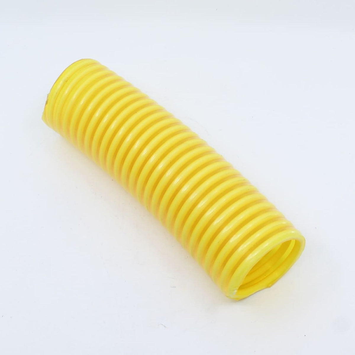 Manguera de aspiración flexible espiralada color amarillo de diámetro interior de 80 mm para riego y trasvase de agua.
