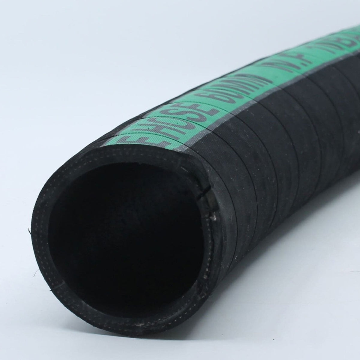 Manguera de aspiración reforzada para cisterna con espiral de acero interior y diámetro interior de 60 mm (10 bar / 150 PSI).
