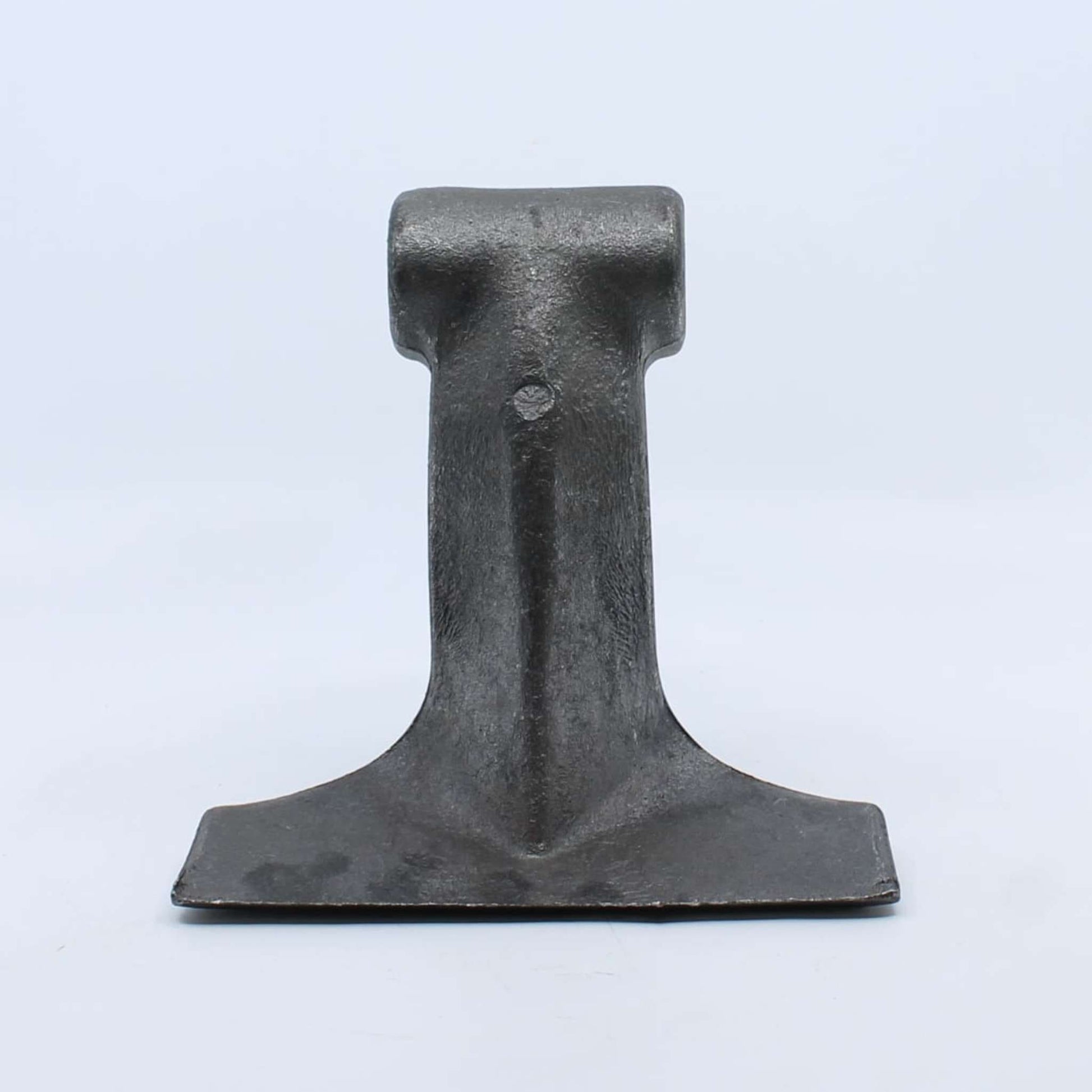Martillo de acero forjado para desbrozadora o trituradora con base de corte de 160 mm, cabeza de acoplamiento de 70 mm y taladro de paso de 20,5 mm.