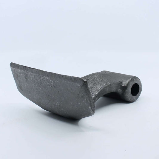 Martillo de acero forjado para desbrozadora o trituradora con base de corte de 160 mm, cabeza de acoplamiento de 70 mm y taladro de paso de 20,5 mm.