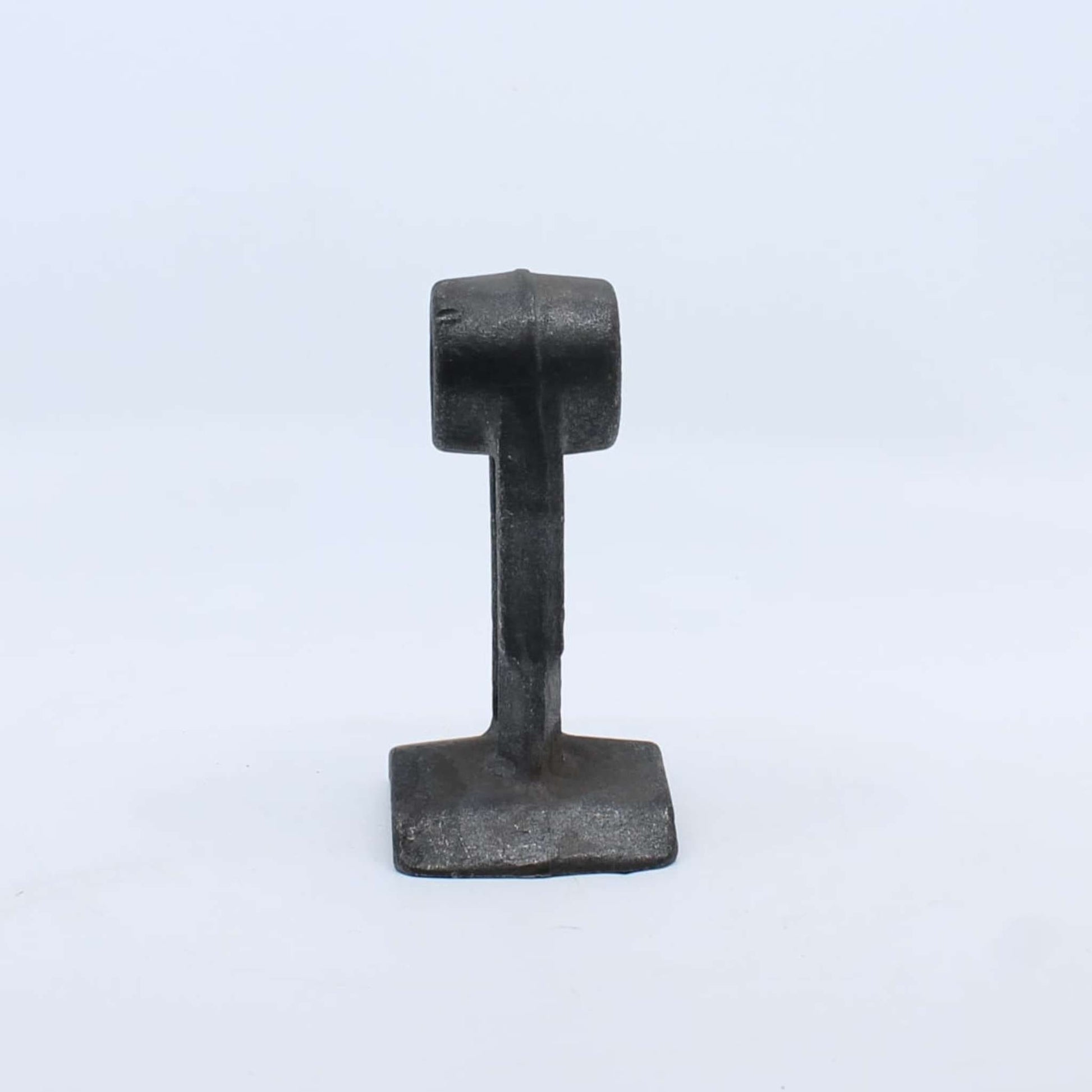 Martillo de acero forjado para desbrozadora con base de corte de 65 mm, cabeza de acoplamiento de 42 mm y taladro de paso de 25,5 mm.