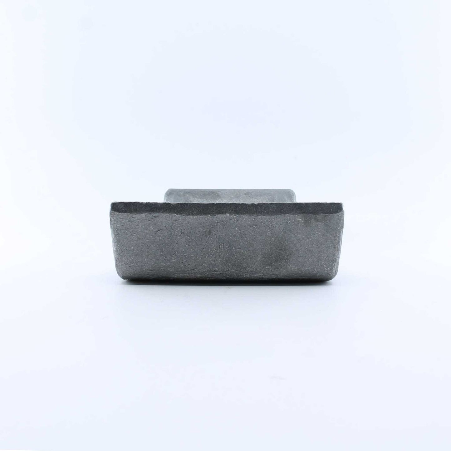 Martillo AN205 con medidas 83x125 mm y agujero de 20,5 mm compatible con varios modelos de desbrozadoras Serrat. Recambio reforzado de alta resistencia.