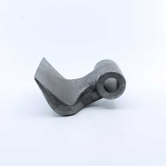 Martillo AN31 con medidas 85x135 mm y agujero de 21 mm compatible con varios modelos de desbrozadoras Berti. Recambio reforzado de alta resistencia.