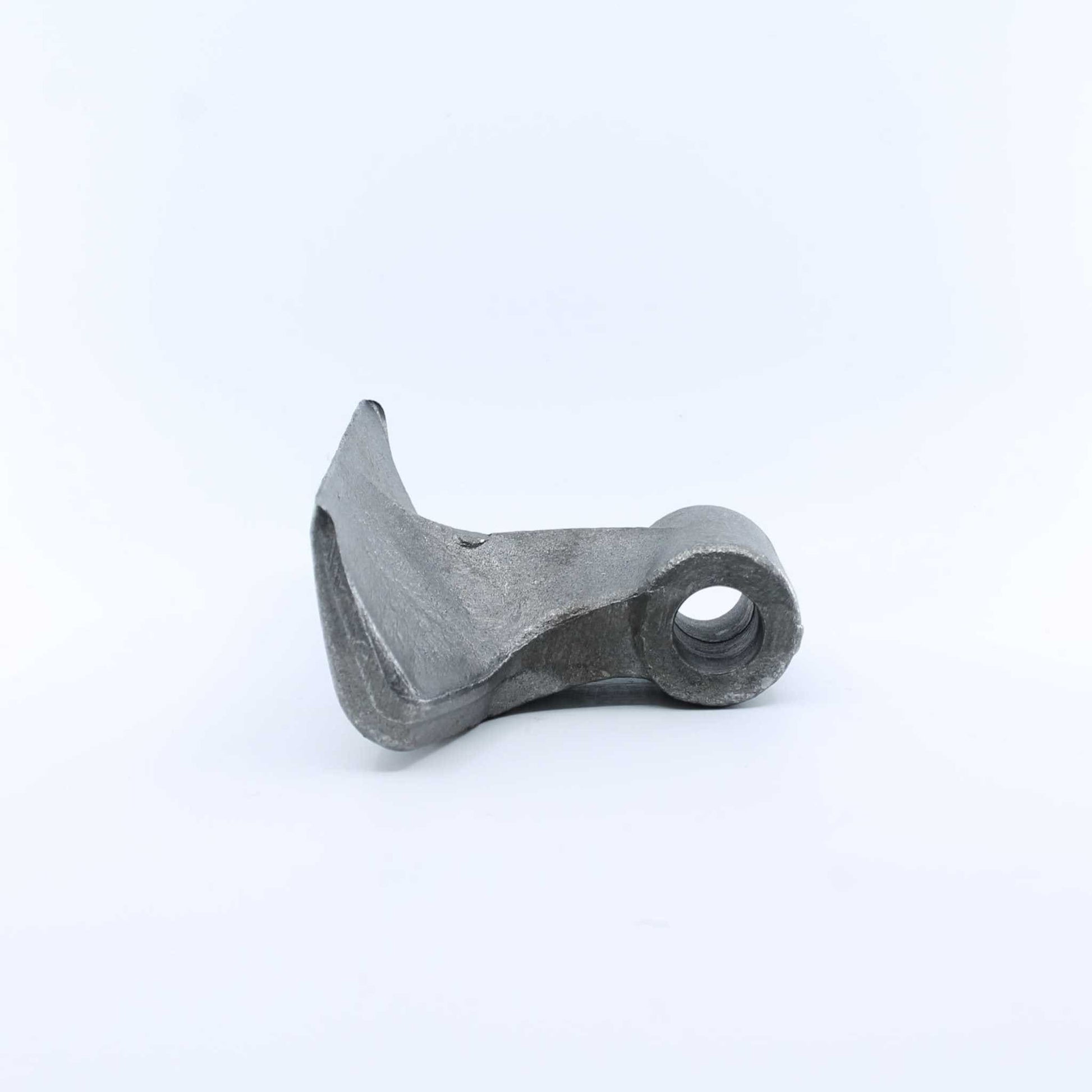 Martillo M1020 para desbrozadora con medidas 60x145 mm y agujero de 20,5mm. Compatible con Agrimaster y otras marcas, modelo universal. Recambio reforzado de alta resistencia.
