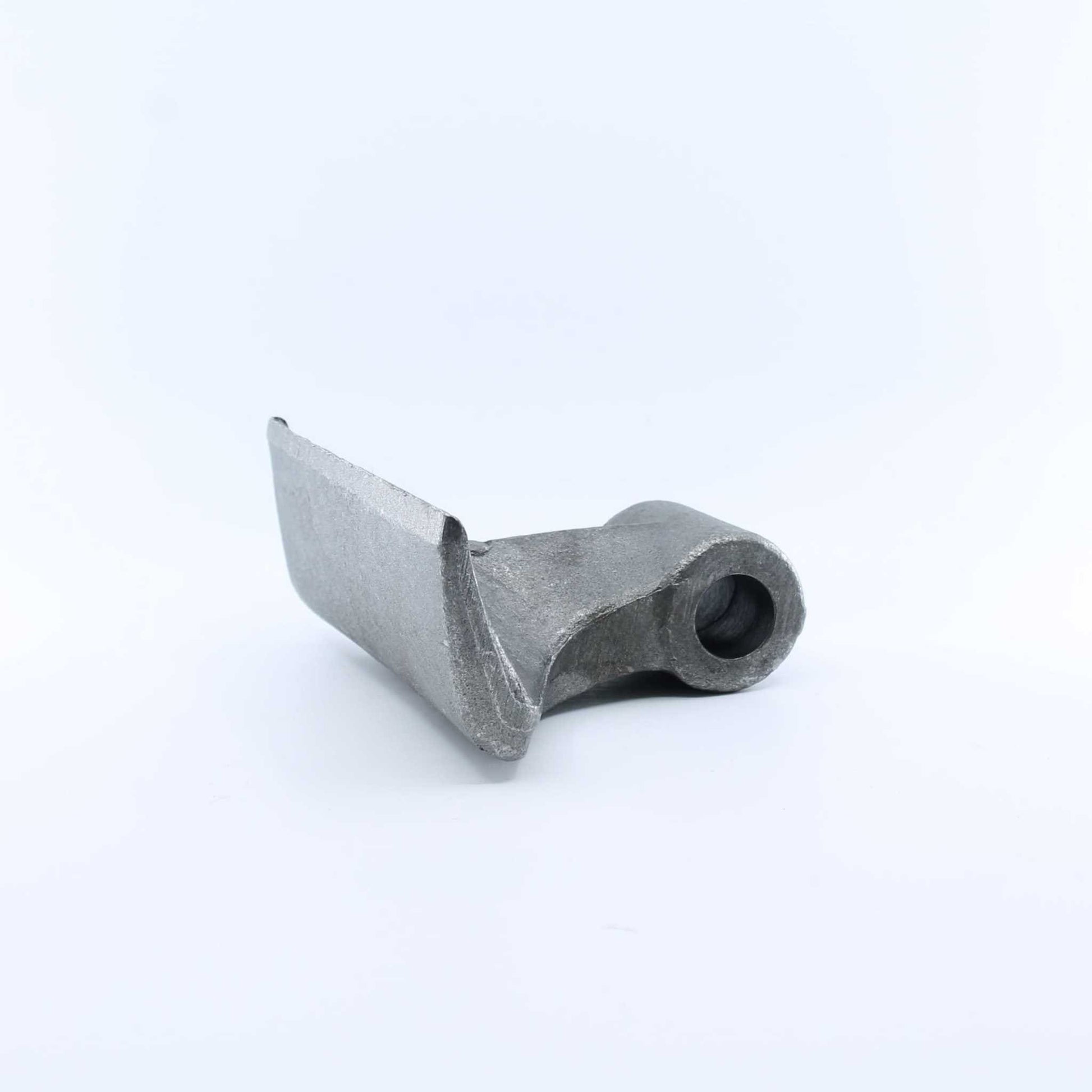 Martillo M1020 para desbrozadora con medidas 60x145 mm y agujero de 20,5mm. Compatible con Agrimaster y otras marcas, modelo universal. Recambio reforzado de alta resistencia.