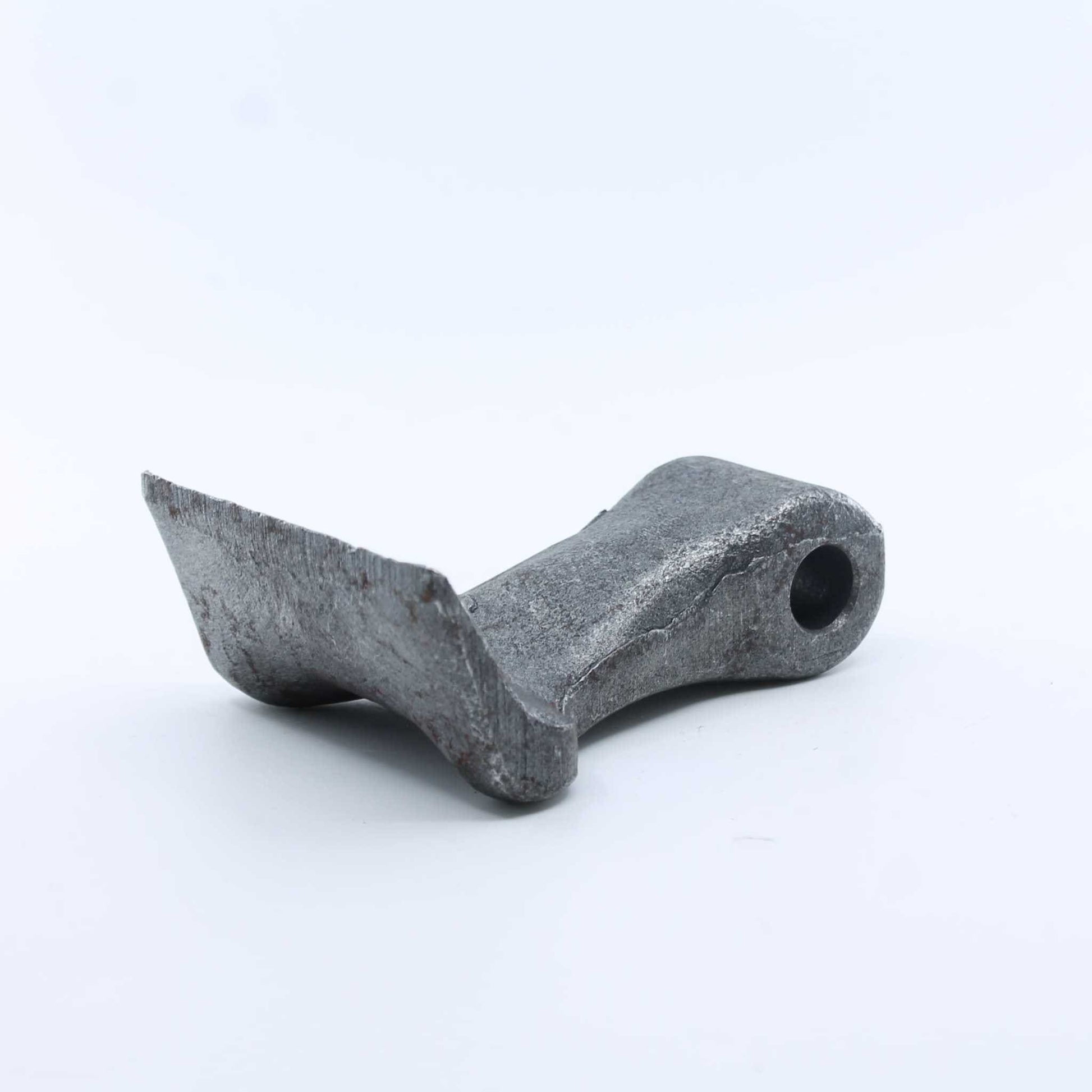 Martillo M37 para desbrozadora con medidas 40x85 mm y agujero de 14,5mm. Compatible con Agrimaster, Agromec, Falconero, Orsi, Zanon, INO, Talex, Del Morino, ACMA y Seppi.