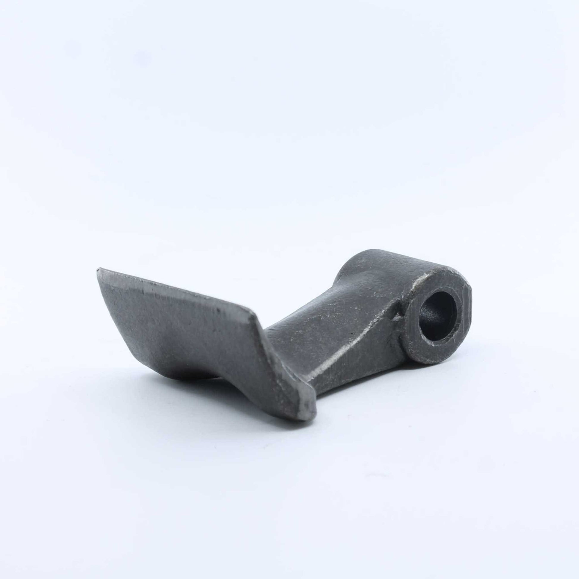 Martillo M37 para desbrozadora con medidas 40x85 mm y agujero de 16,5mm. Compatible con Dragone, Maschio / Gaspardo, OMARV, Peruzzo, Procomas, Sicma, Tierre, Perugini, Alpego, ACMA y Ubaldi.