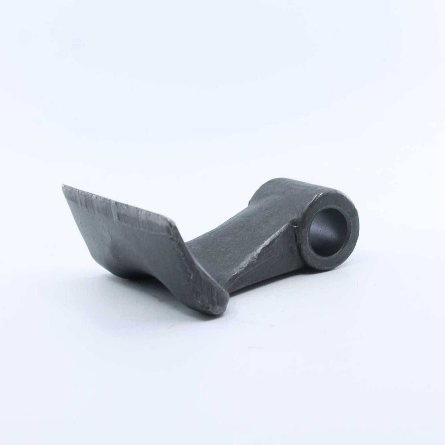 Martillo M37 para desbrozadora con medidas 40x82 mm y agujero de 20,5mm. Compatible con TMC Cancela y Seppi.