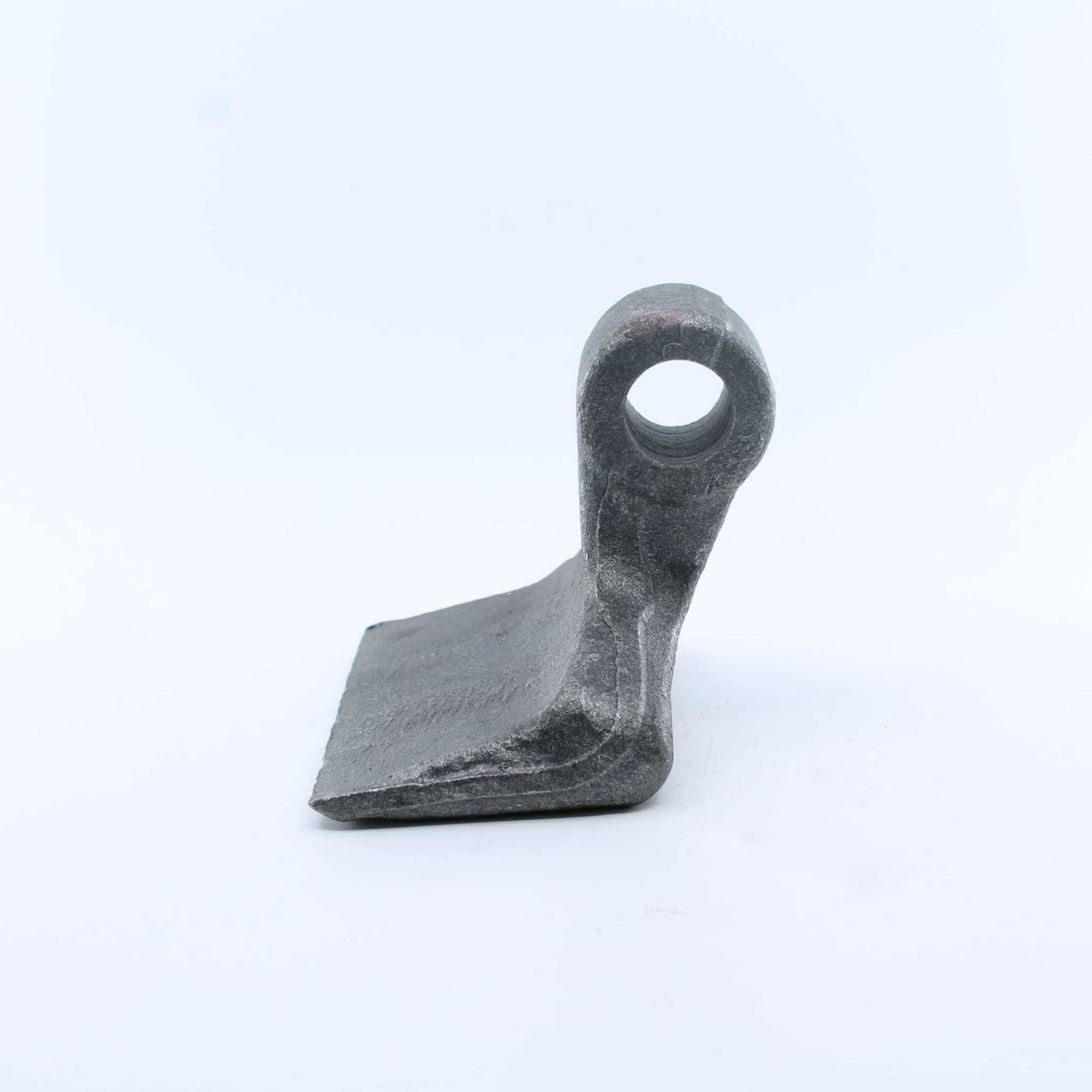 Martillo M40 para desbrozadora con medidas 40x120 mm y agujero de 18,5mm. Compatible con Alpego y  OMARV. Recambio reforzado de alta resistencia.