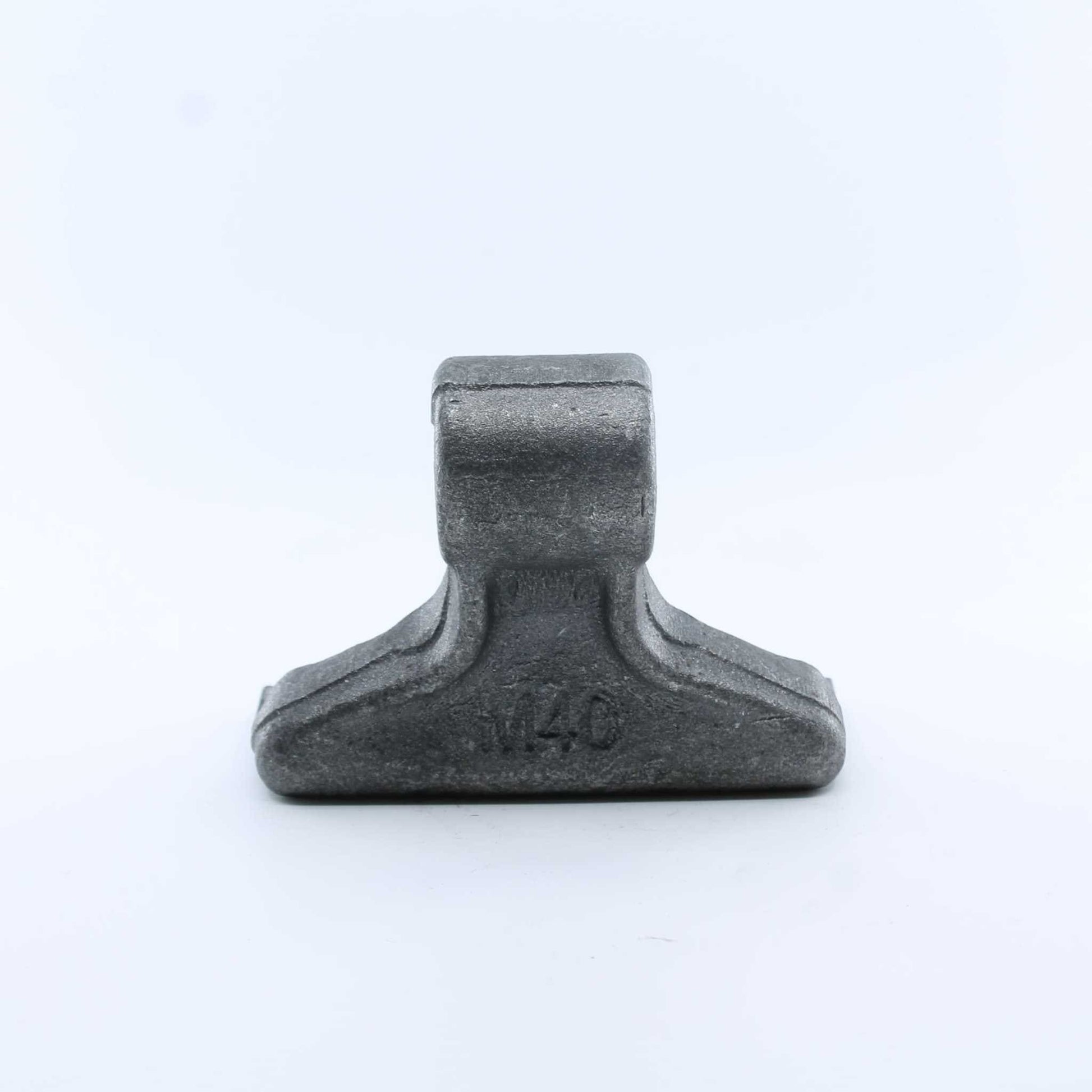 Martillo M40 para desbrozadora con medidas 40x120 mm y agujero de 18,5mm. Compatible con Alpego y  OMARV. Recambio reforzado de alta resistencia.