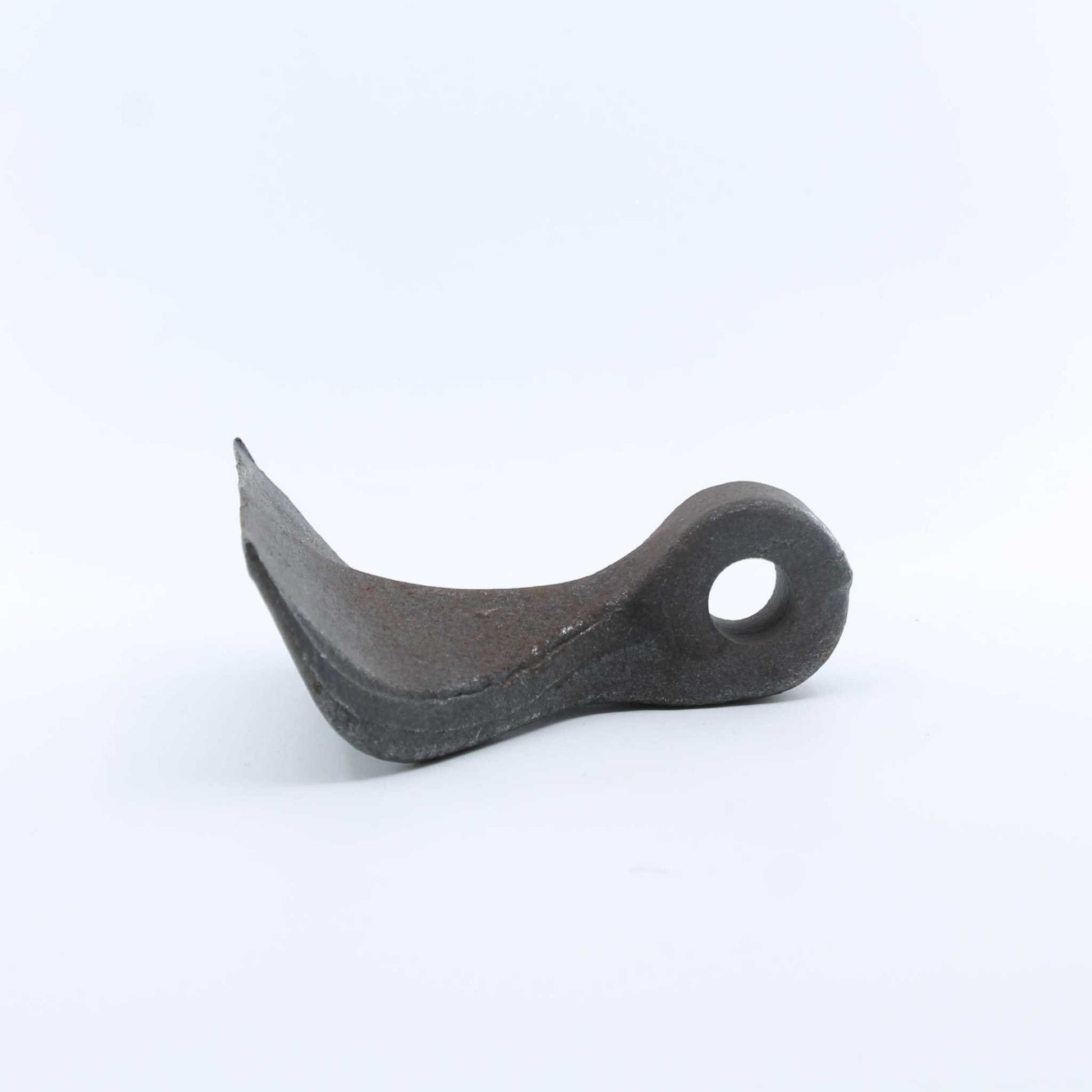 Martillo M45 para desbrozadora con medidas 22x108 mm y agujero de 16,5mm. Compatible con Ferri, OMARV, Perfect, Vigolo, Bellon y Frontoni. Recambio reforzado de alta resistencia.