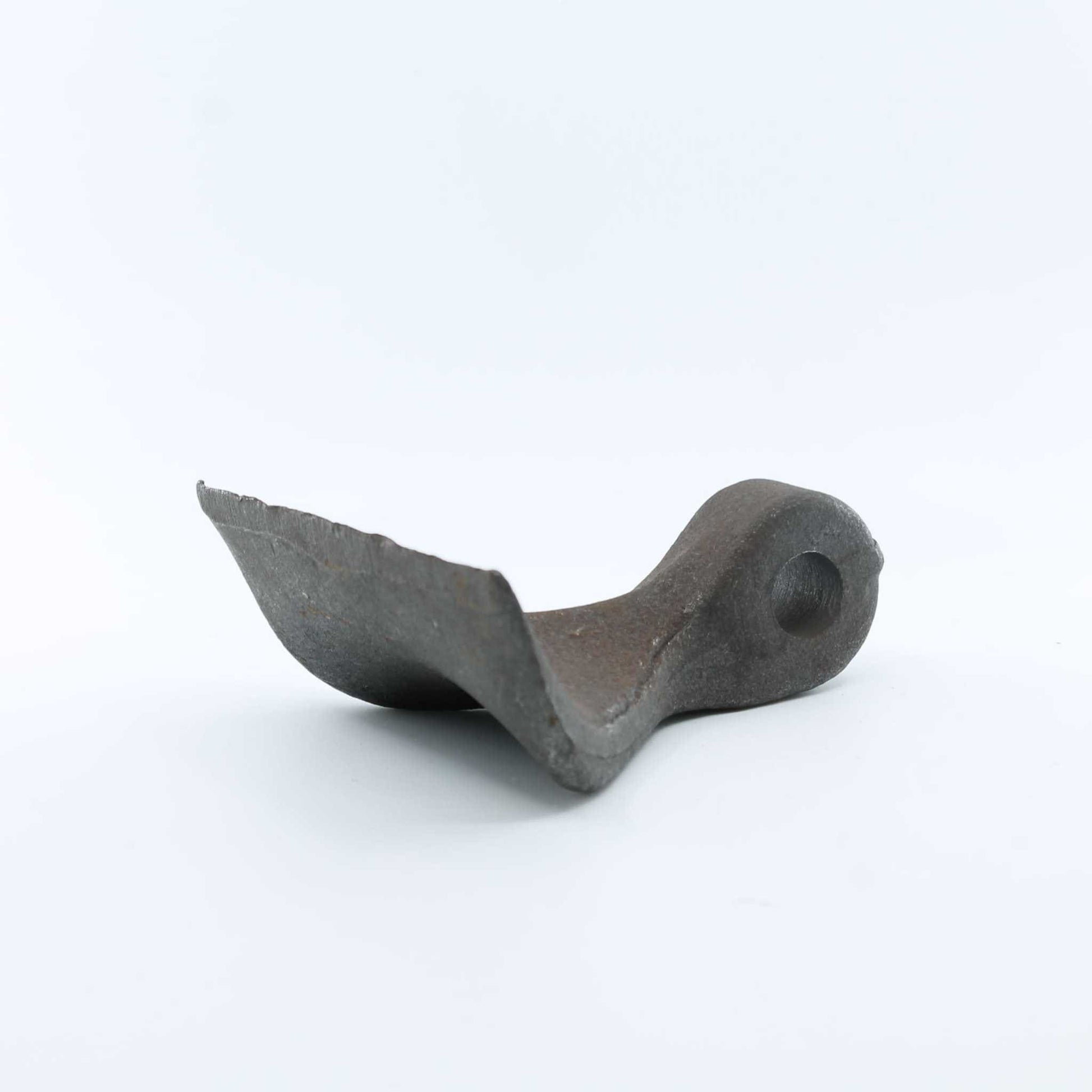 Martillo M45 para desbrozadora con medidas 22x108 mm y agujero de 16,5mm. Compatible con Ferri, OMARV, Perfect, Vigolo, Bellon y Frontoni. Recambio reforzado de alta resistencia.