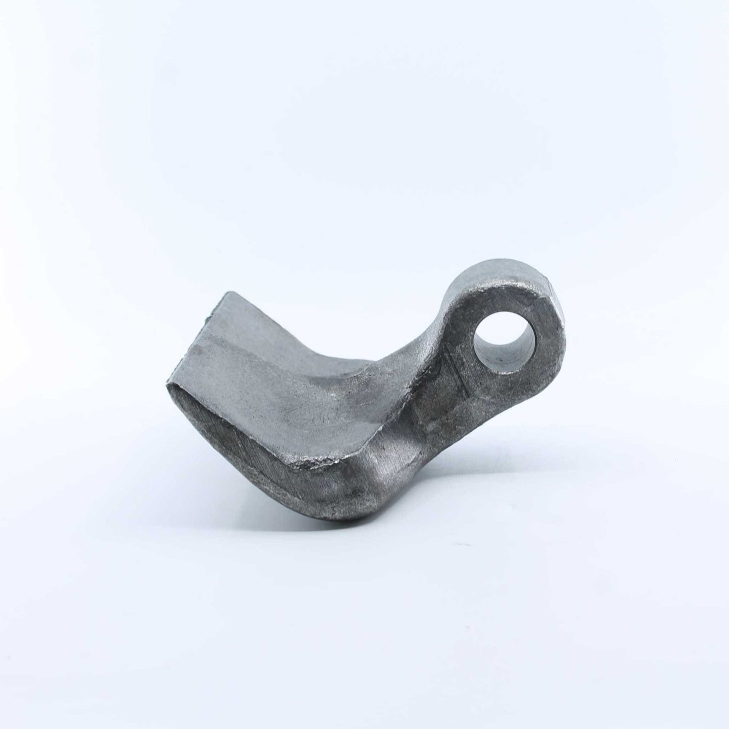Martillo M50 para desbrozadora con medidas 40x137 mm y agujero de 16,5mm. Compatible con Zeppelin, Berti, Breviglieri / Breviagri, Herder, Müthing, Girax y SaMASZ. Recambio reforzado de alta resistencia.