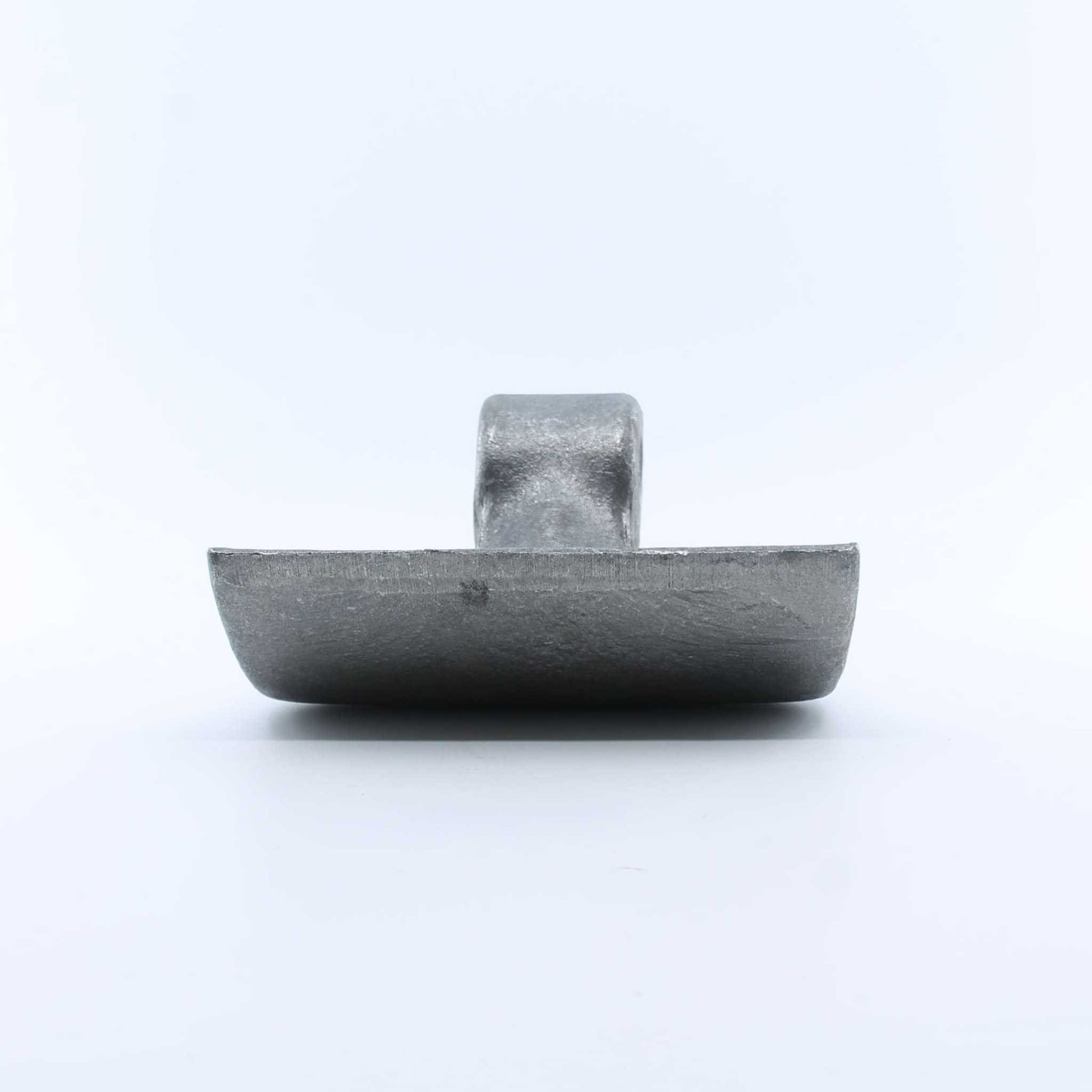 Martillo M50 para desbrozadora con medidas 40x137 mm y agujero de 16,5mm. Compatible con Zeppelin, Berti, Breviglieri / Breviagri, Herder, Müthing, Girax y SaMASZ. Recambio reforzado de alta resistencia.