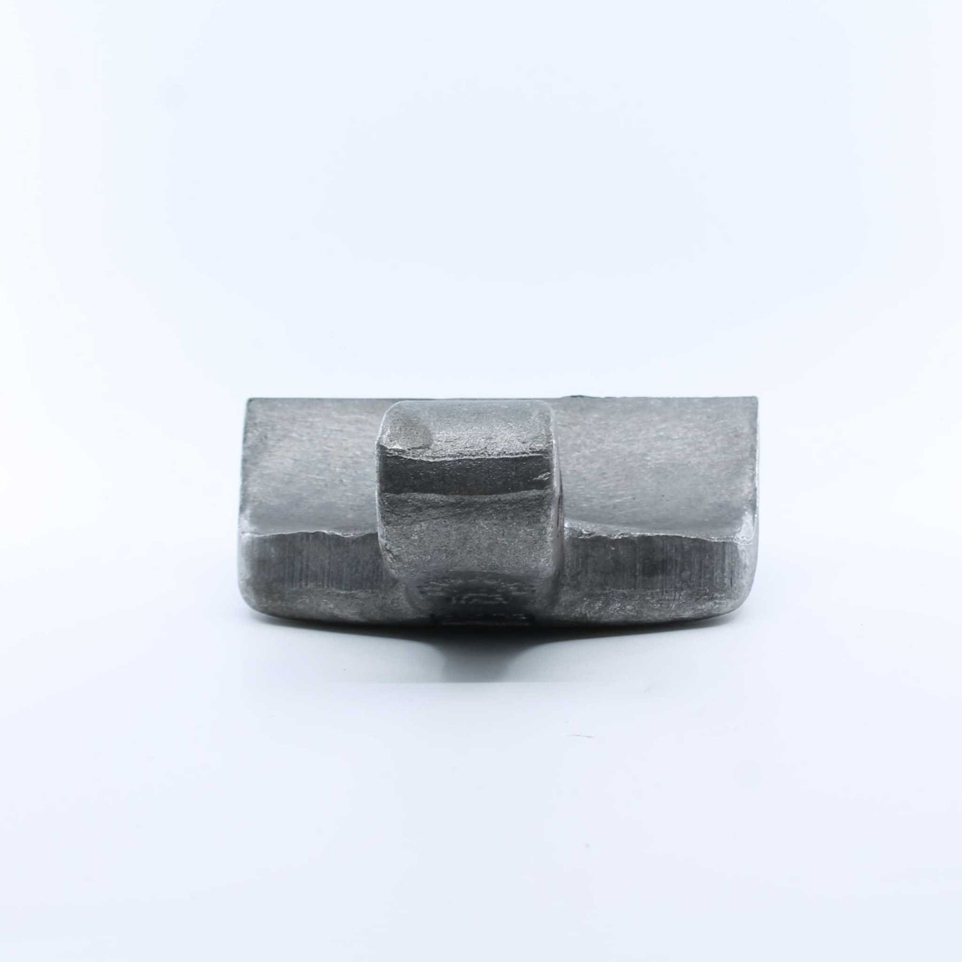 Martillo M50 para desbrozadora con medidas 40x137 mm y agujero de 18,5mm. Modelo universal. Recambio reforzado de alta resistencia.