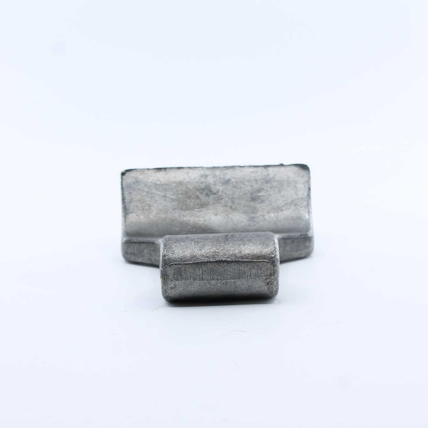 Martillo M73 para desbrozadora con medidas 44x80 mm y agujero de 12,5mm. Modelo universal. Recambio reforzado de alta resistencia.
