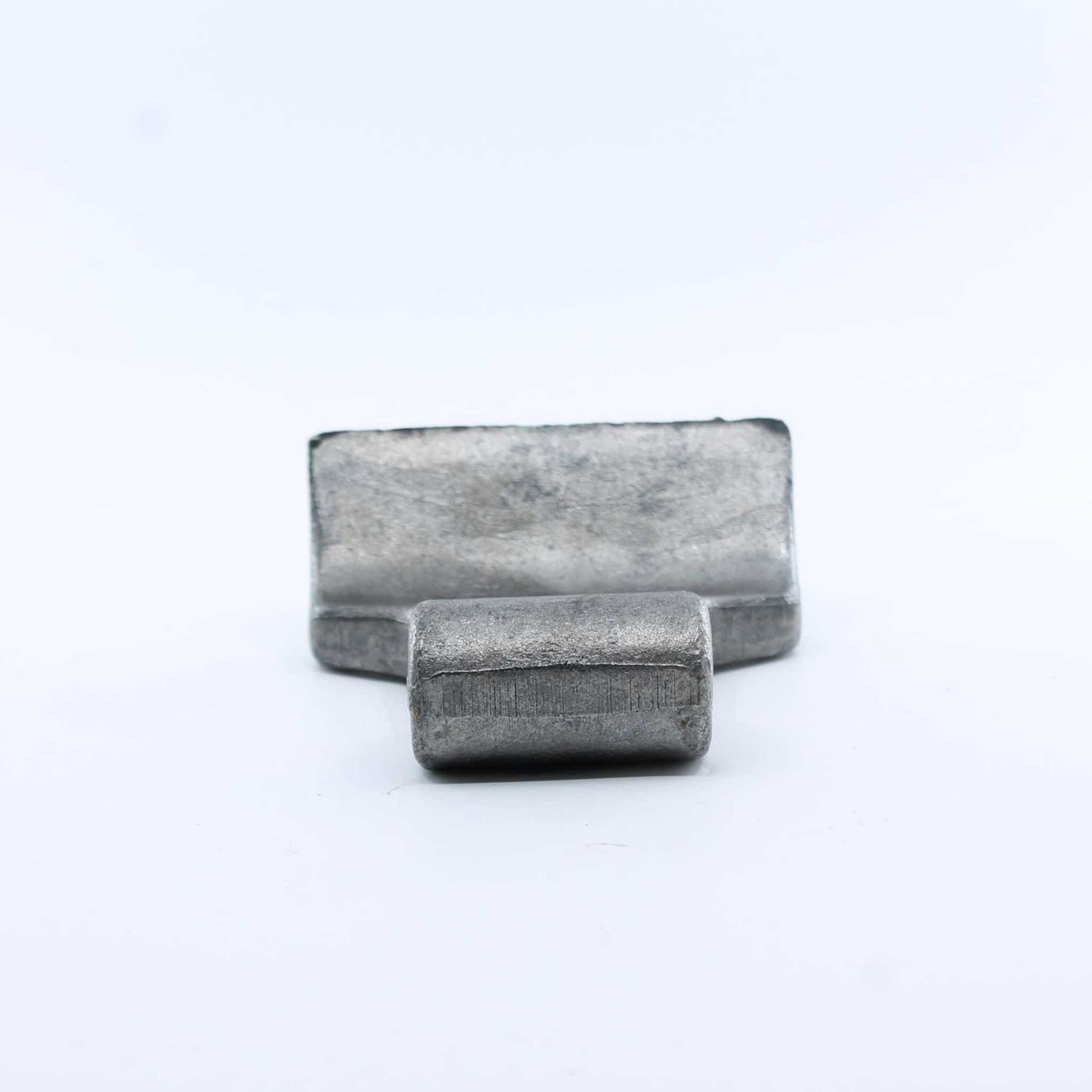 Martillo M73 para desbrozadora con medidas 44x80 mm y agujero de 12,5mm. Modelo universal. Recambio reforzado de alta resistencia.