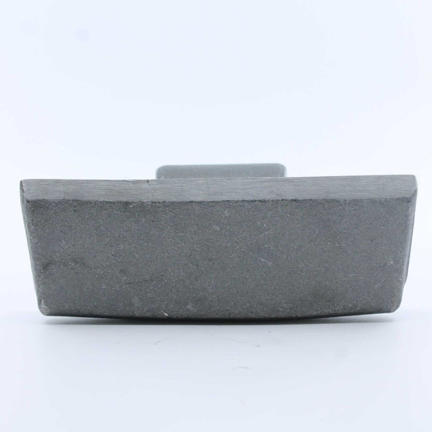 Martillo M74 con medidas 60x151 mm y agujero de 28,5 mm compatible con desbrozadoras Cancela. Recambio forestal de alta resistencia.