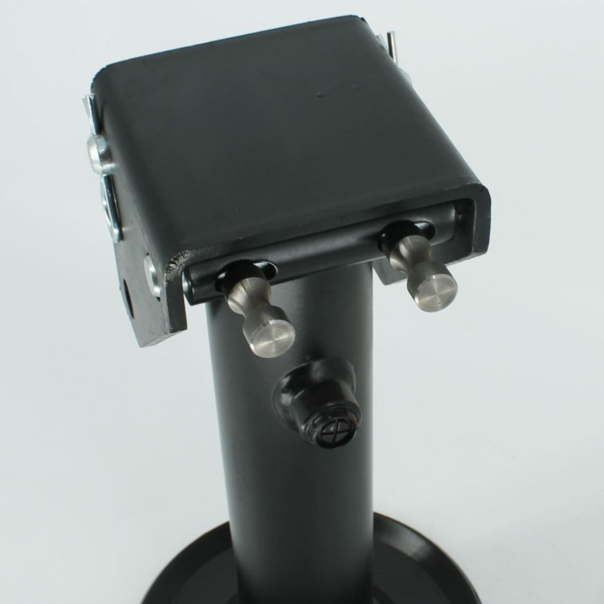Pata de apoyo hidráulica plegable para remolque agrícola. Capacidad 4.900 kg, diámetro 75 mm y carrera 250 mm.
