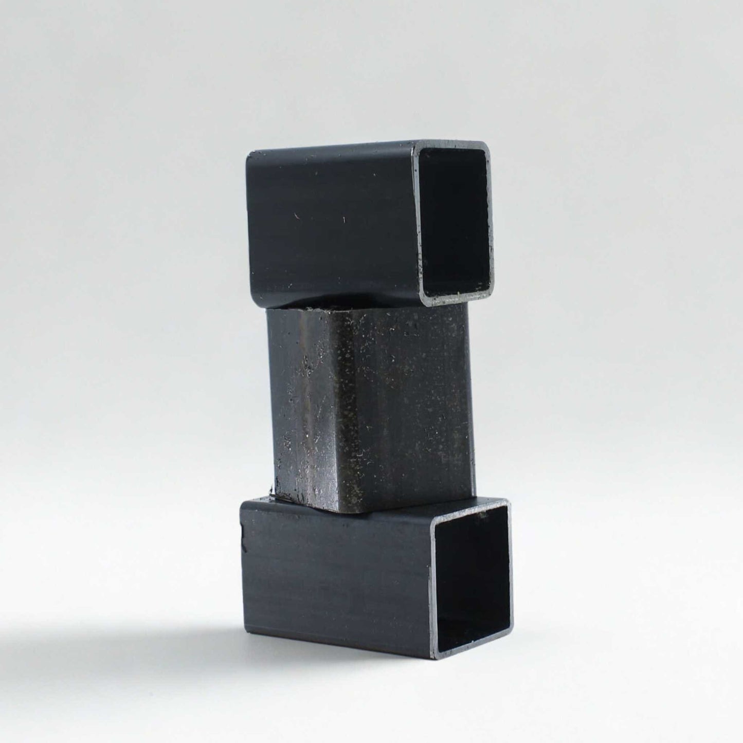 Pata de apoyo SIMOL con manivela superior para remolque agrícola, con un diámetro de 60 mm y una capacidad de carga máxima de 600 kg.