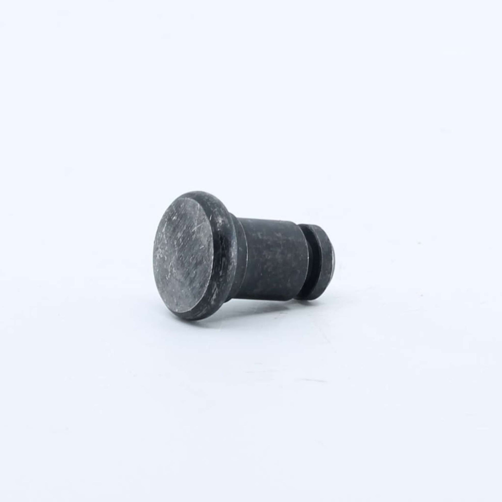 Perno de sujeción portacuchillas adaptable para segadora Lely Splendimo. Diámetro 18/16 mm y longitud 32 mm, referencia 412490388.
