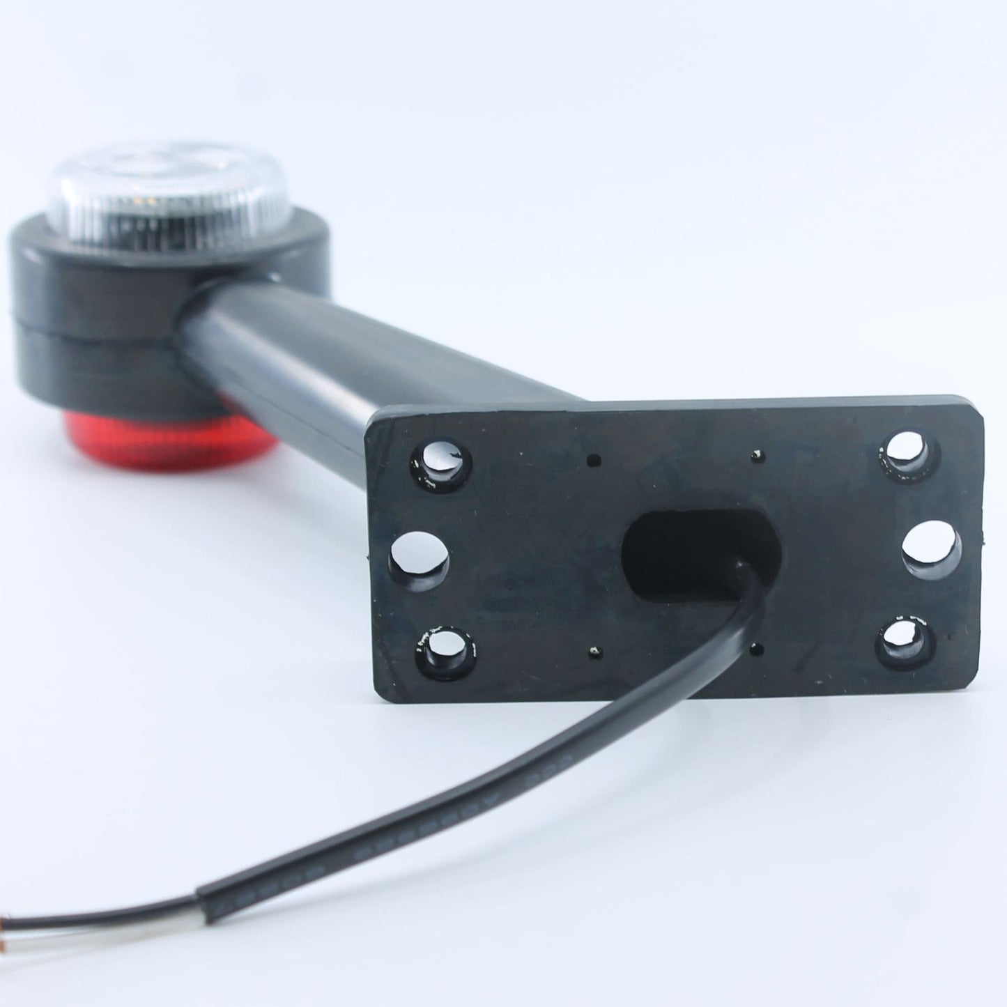 Piloto de gálibo LED derecho con brazo recto, voltaje de 12-24 V, certificación IP67 y homologación E4.