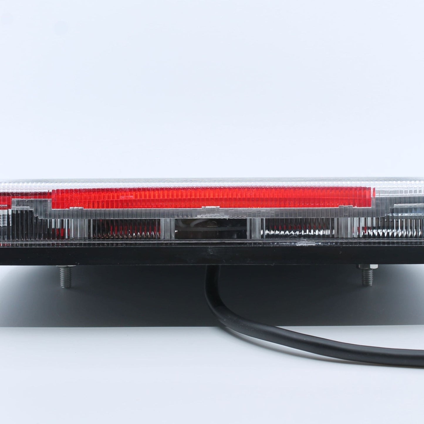 Piloto trasero izquierdo LED con triángulo para remolque. 6 funciones, 12-24 V, IP64 y homologación E4.