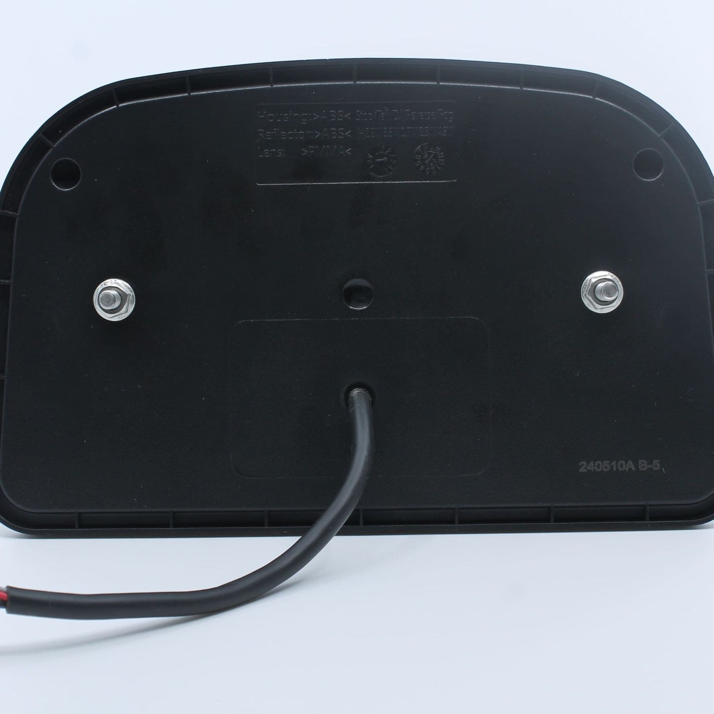Piloto trasero izquierdo LED con triángulo para remolque. 6 funciones, 12-24 V, IP64 y homologación E4.