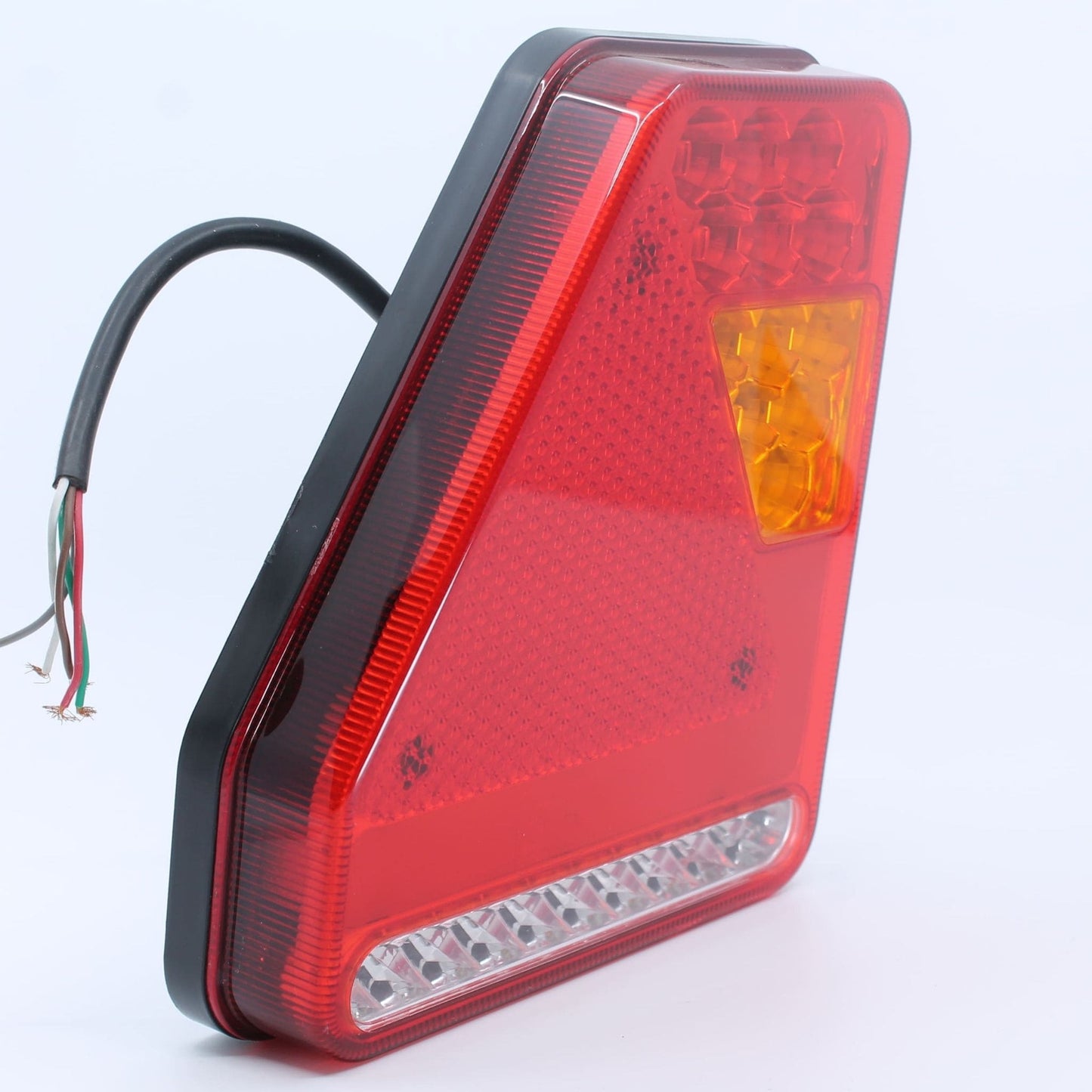 Piloto trasero izquierdo LED de 6 funciones para remolque, 12-24 V. Protección IP64 y homologación E4.