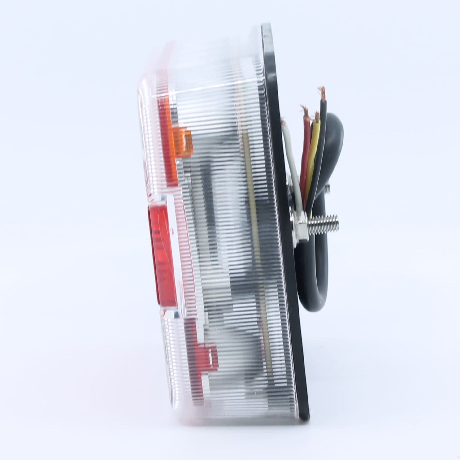 Piloto trasero LED de 5 funciones con voltaje de 12-24 V, certificación IP64 y homologación E4.